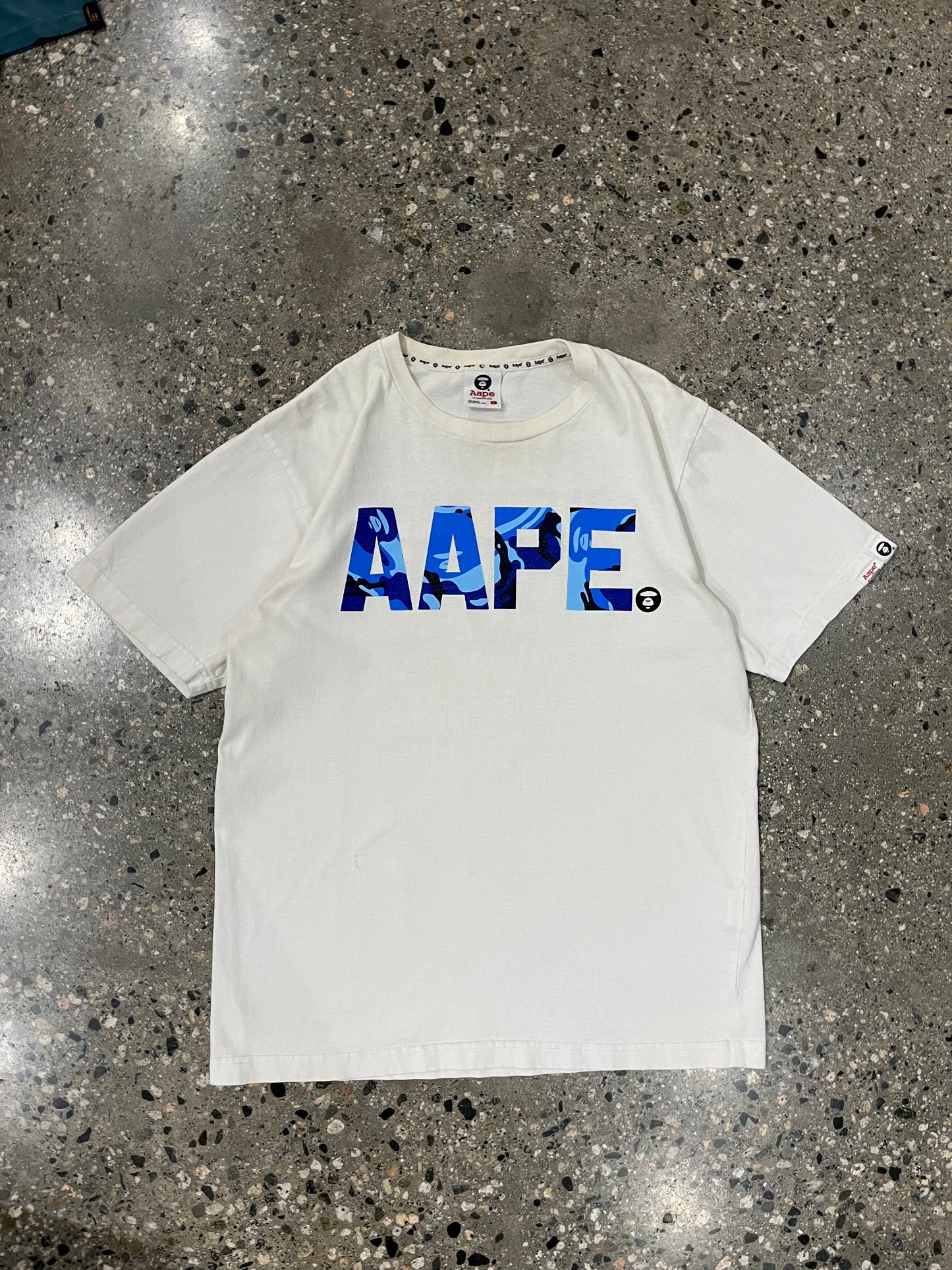 (L) Aape Logo Graphic T-Shirt