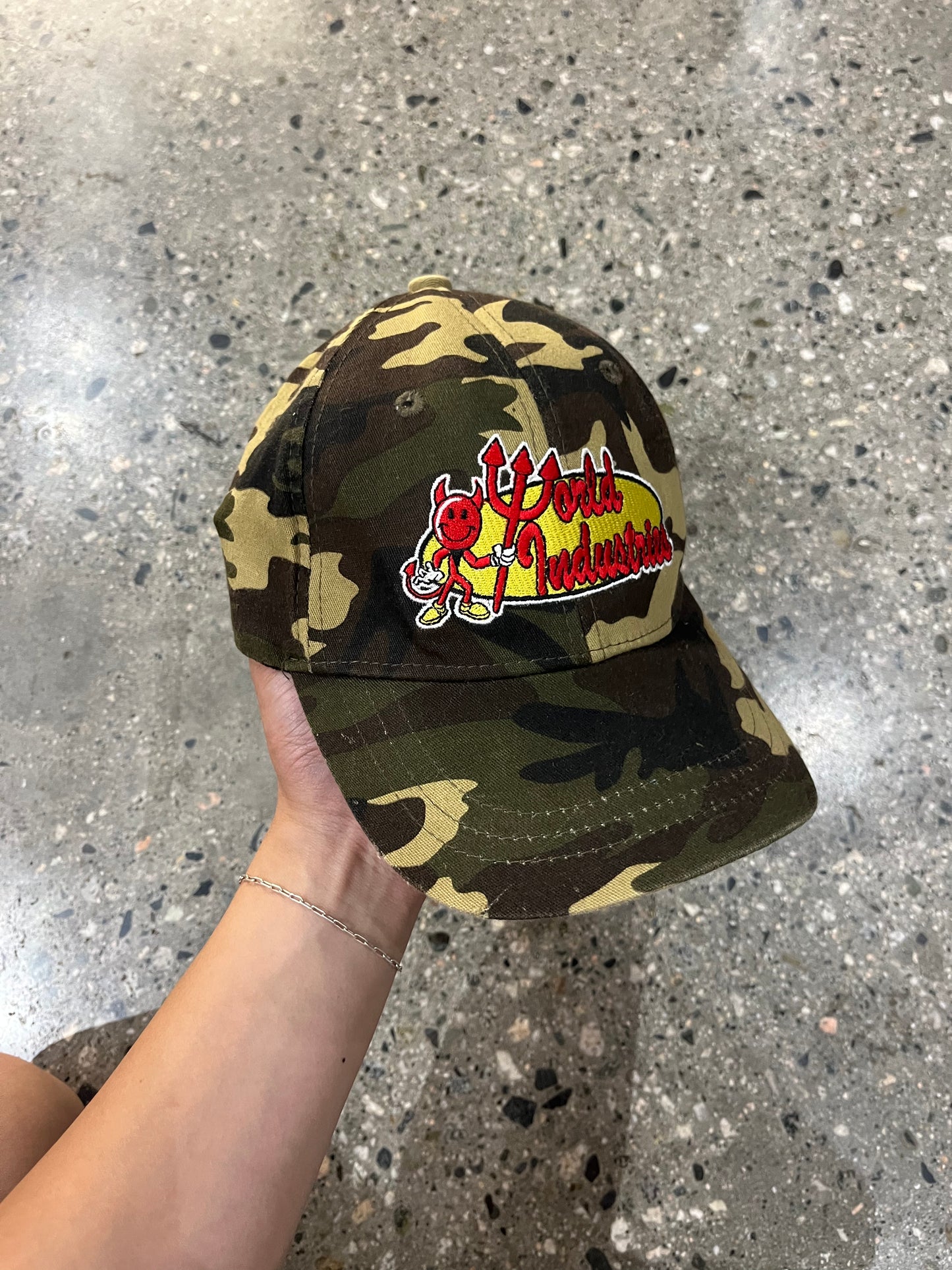 (S) 00's World Industries Logo Patch Camo Baseball Hat