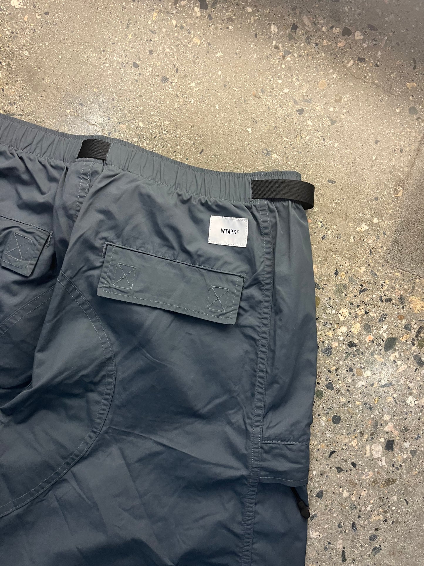 (L) WTAPS belt Strap Pocketed Cargo Pants