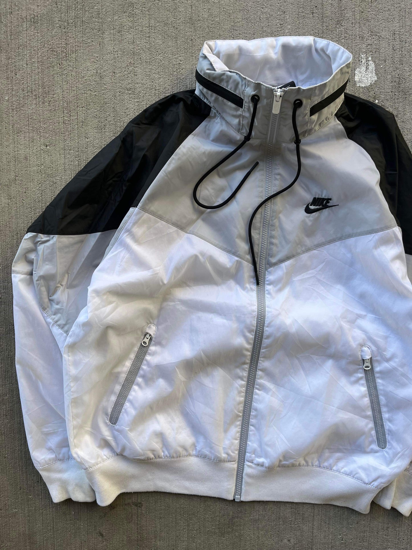 (S/M) Nike Swoosh Windbreaker