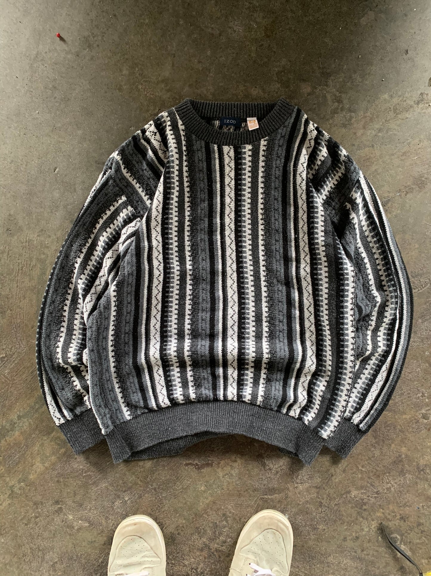 (M/L) 90’s Izod Striped Knit
