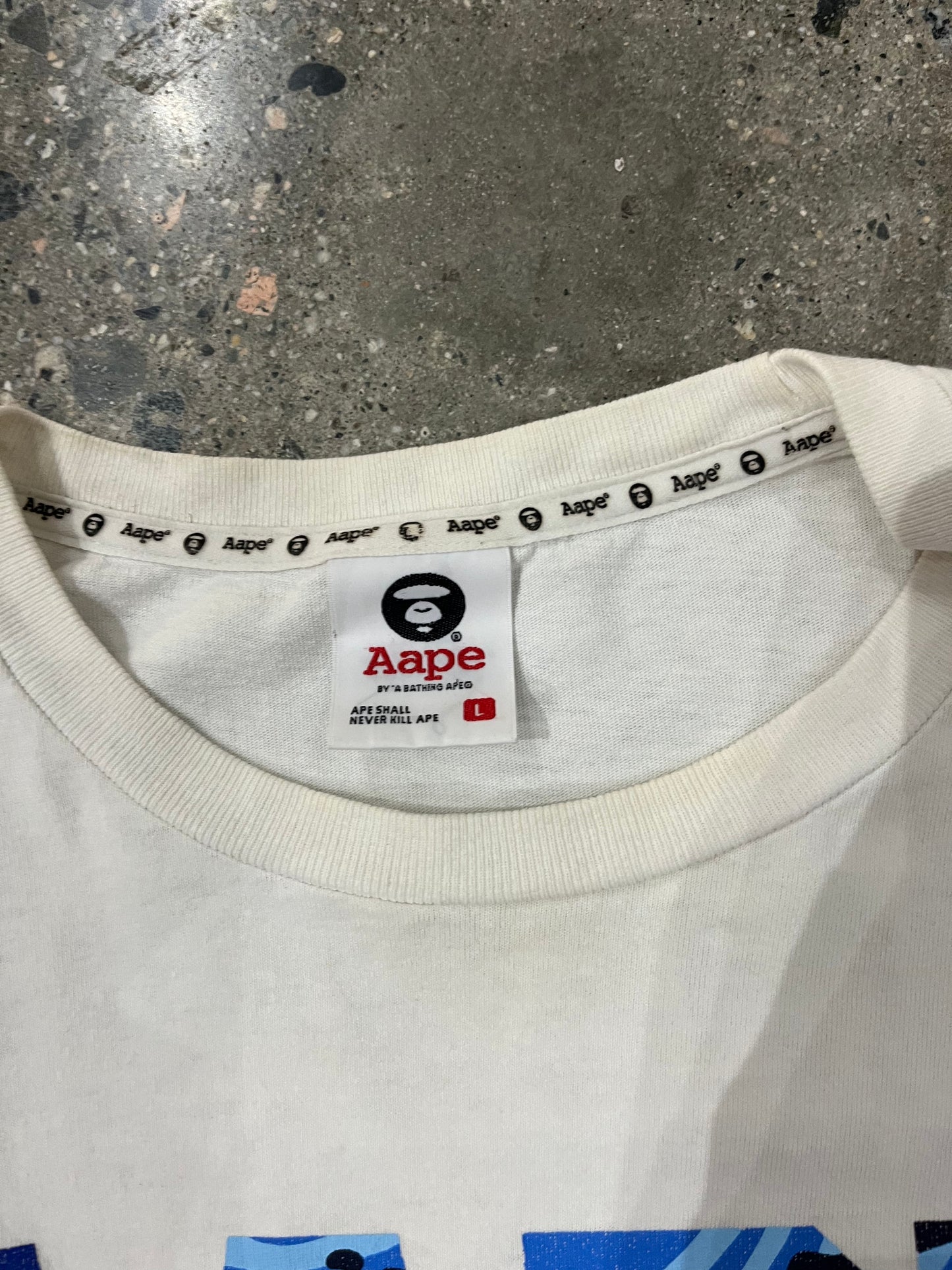 (L) Aape Logo Graphic T-Shirt