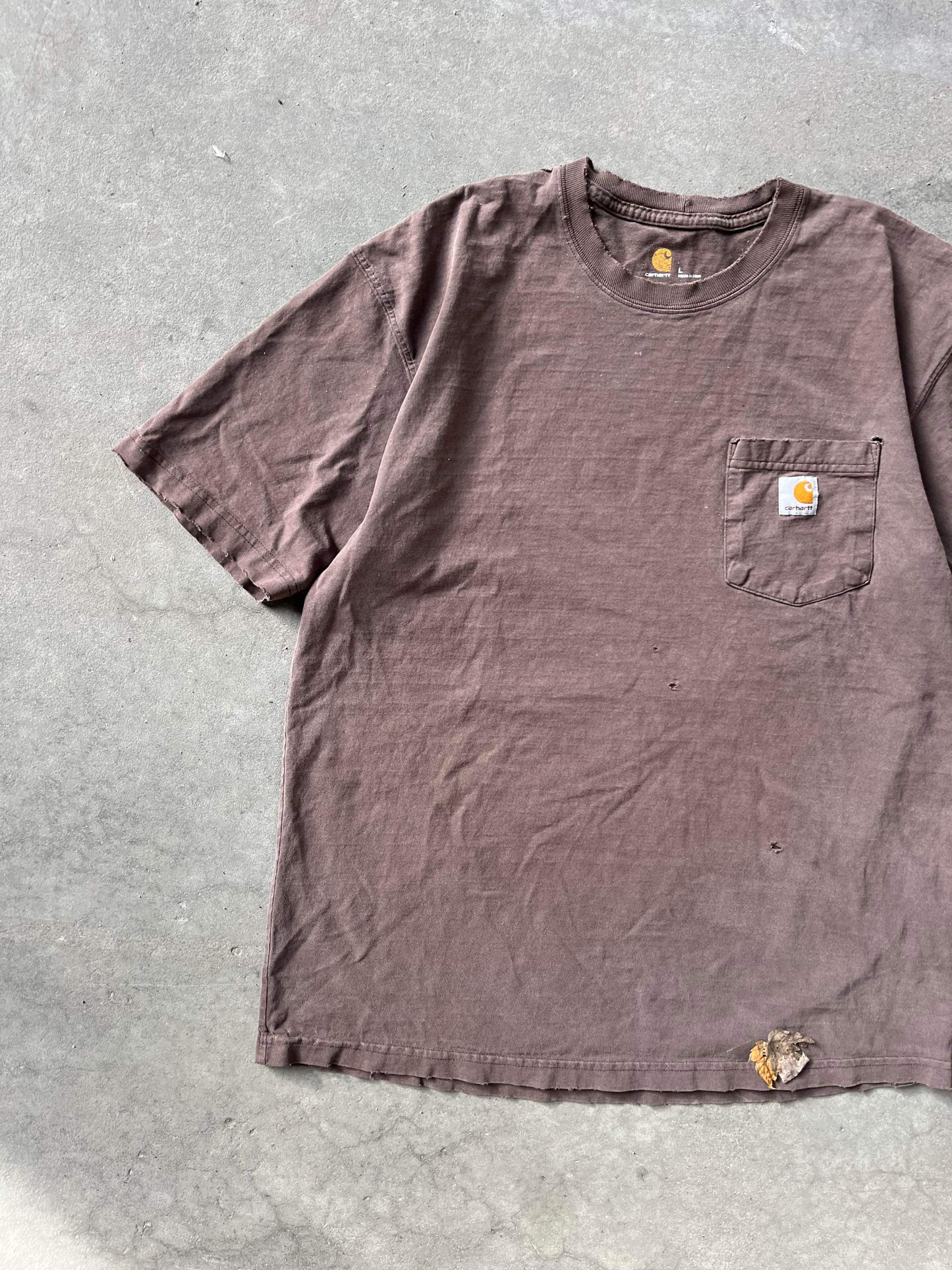 (L/XL) Brown Distressed Carhartt Tee