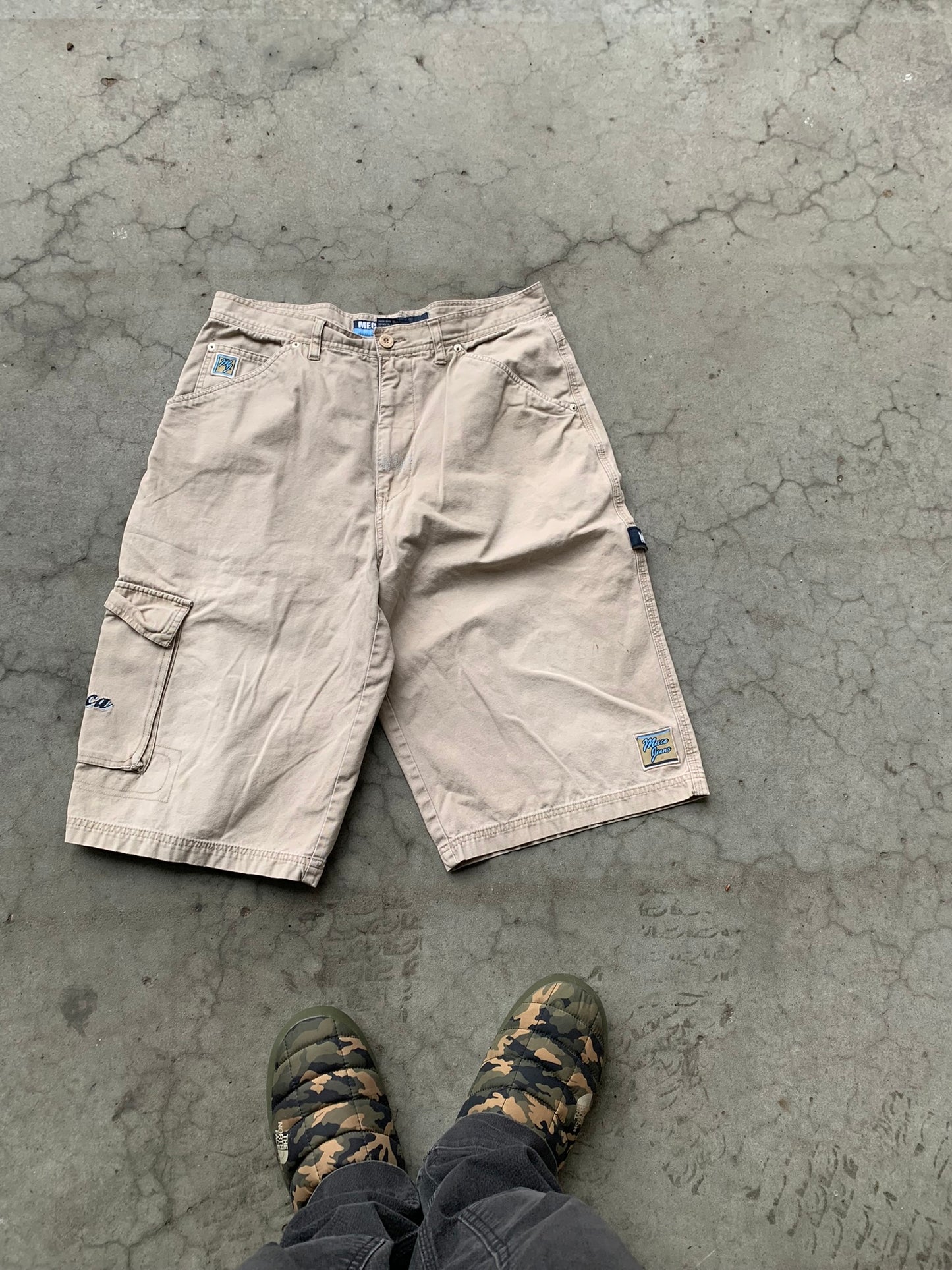 (34”) Mecca Y2K Cargo Carpenter Shorts