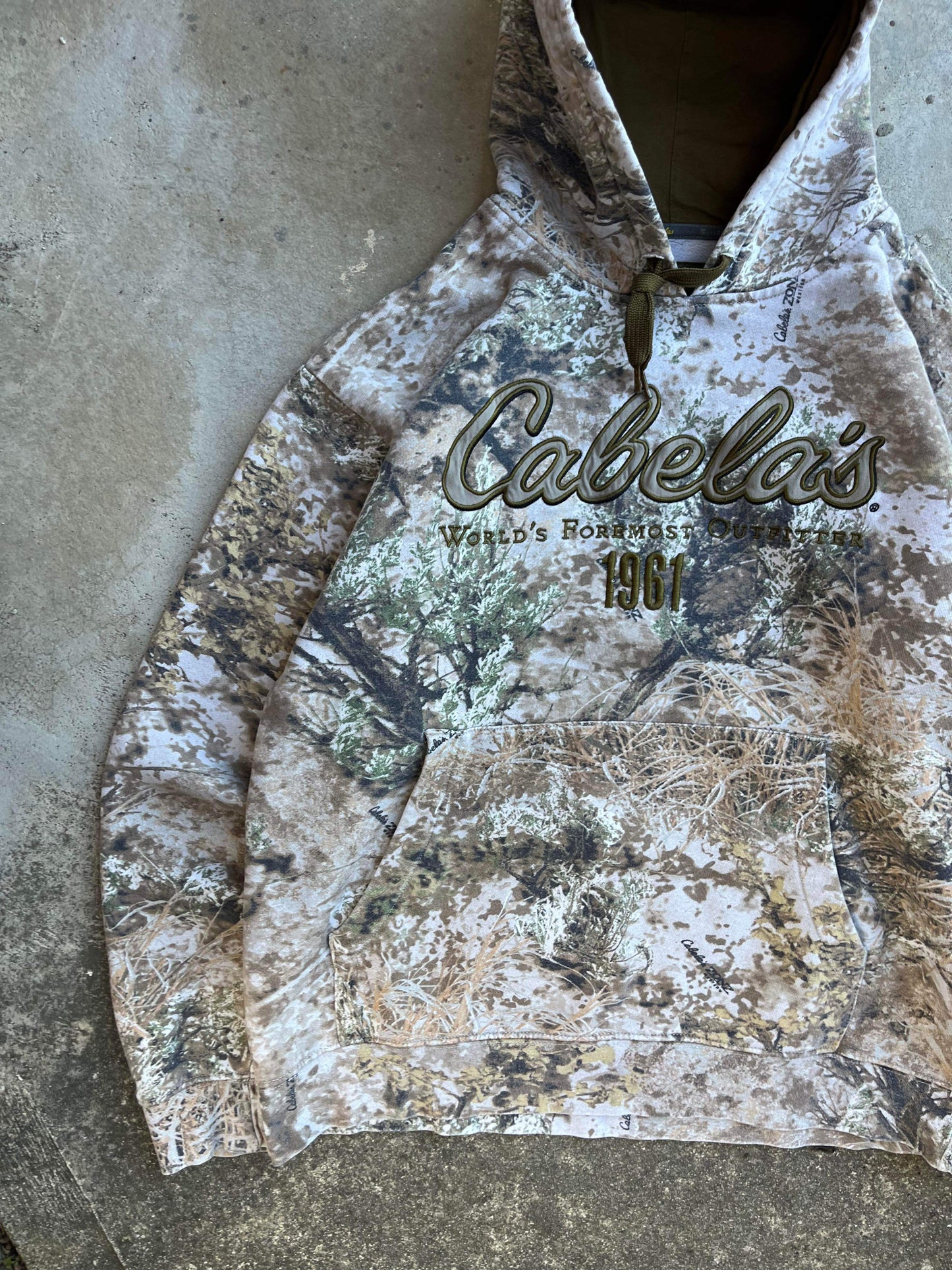 (L/XL) Cabelas Real Tree Light Wash Hoodie