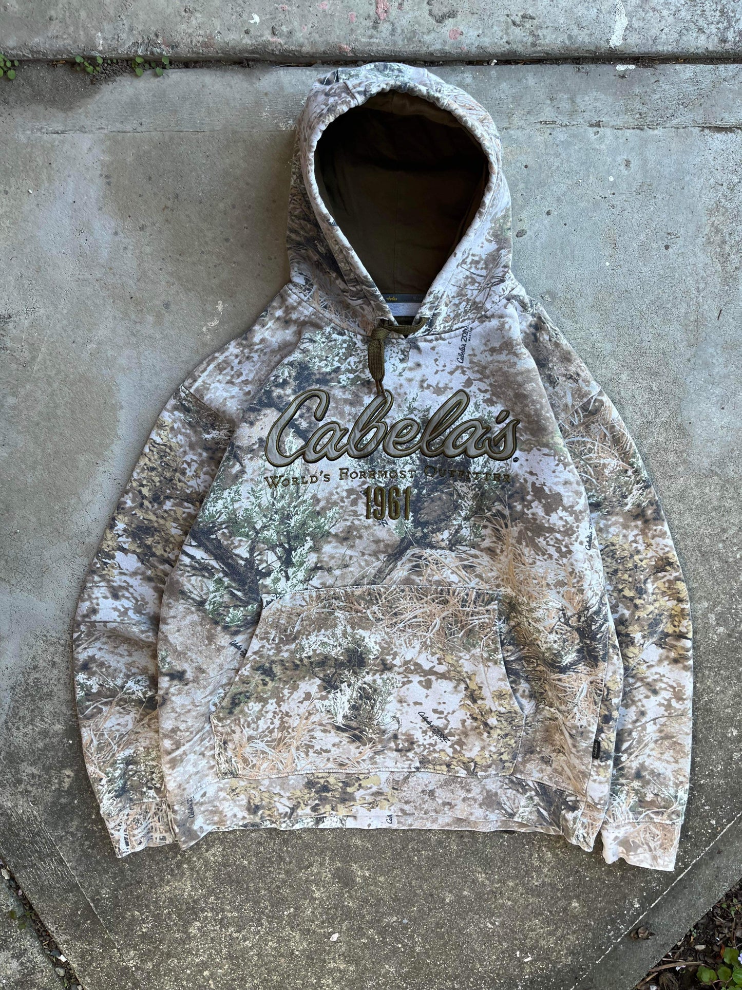 (L/XL) Cabelas Real Tree Light Wash Hoodie