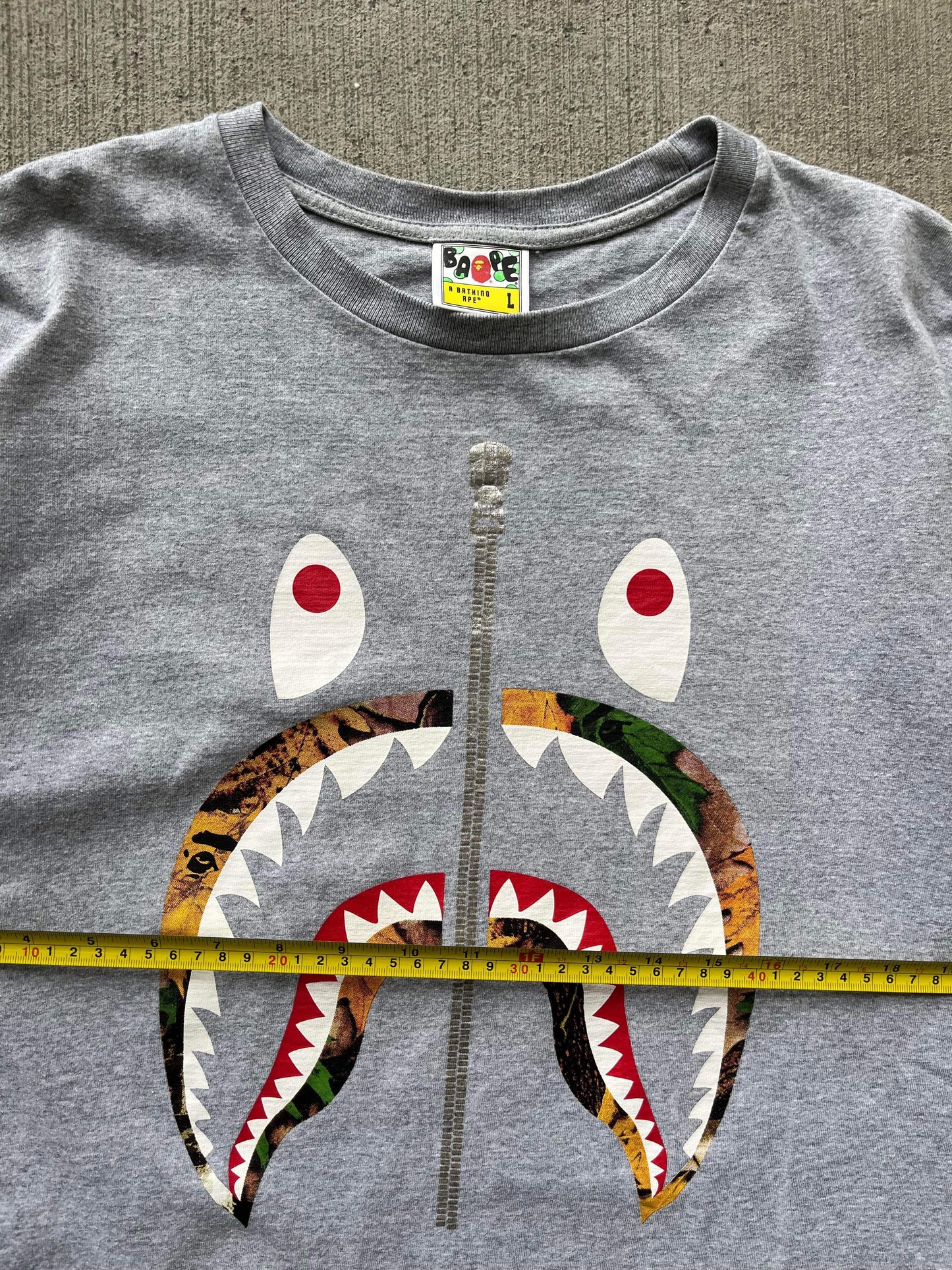 (M/L) Bape Shark Tee