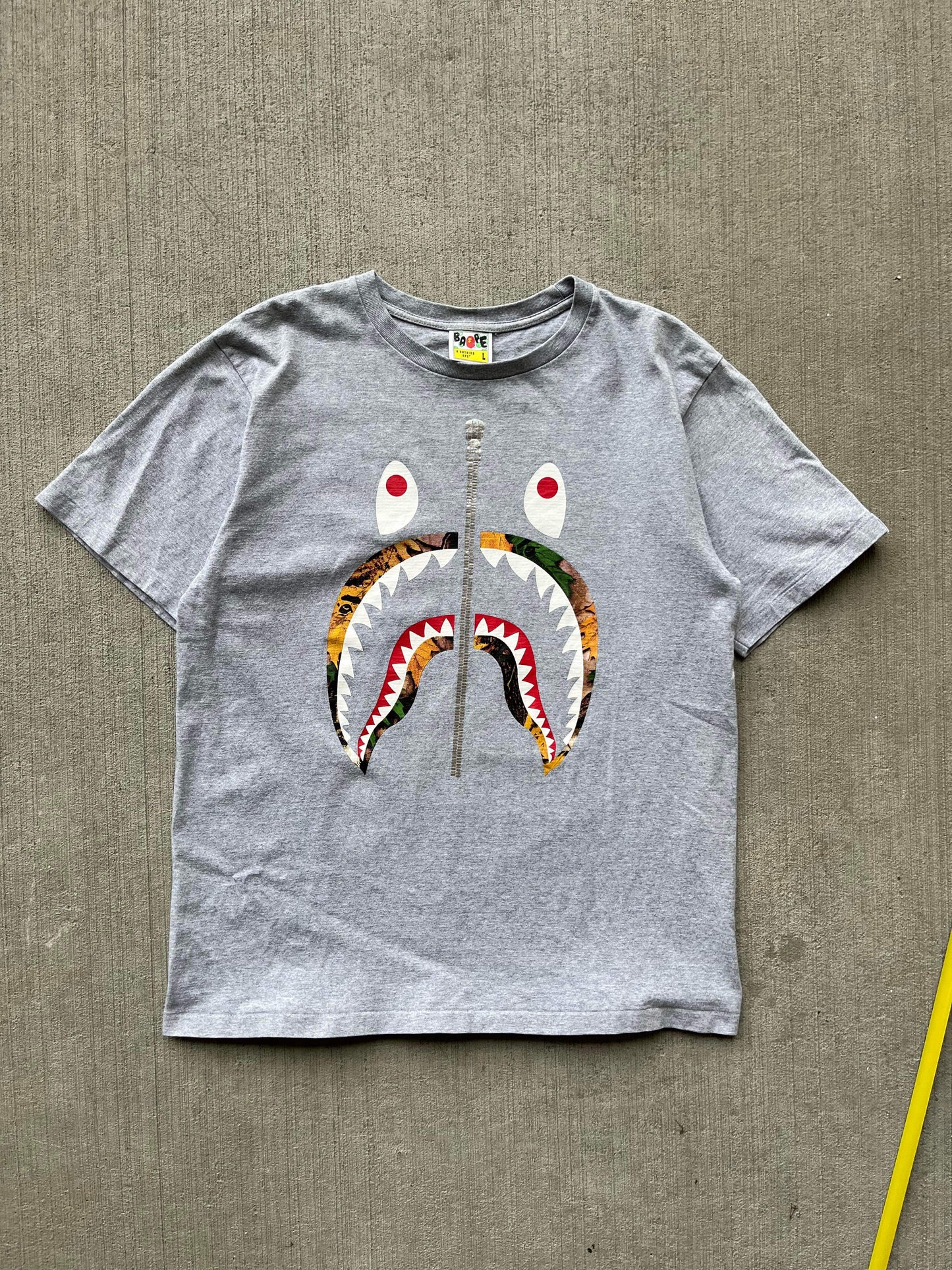 (M/L) Bape Shark Tee