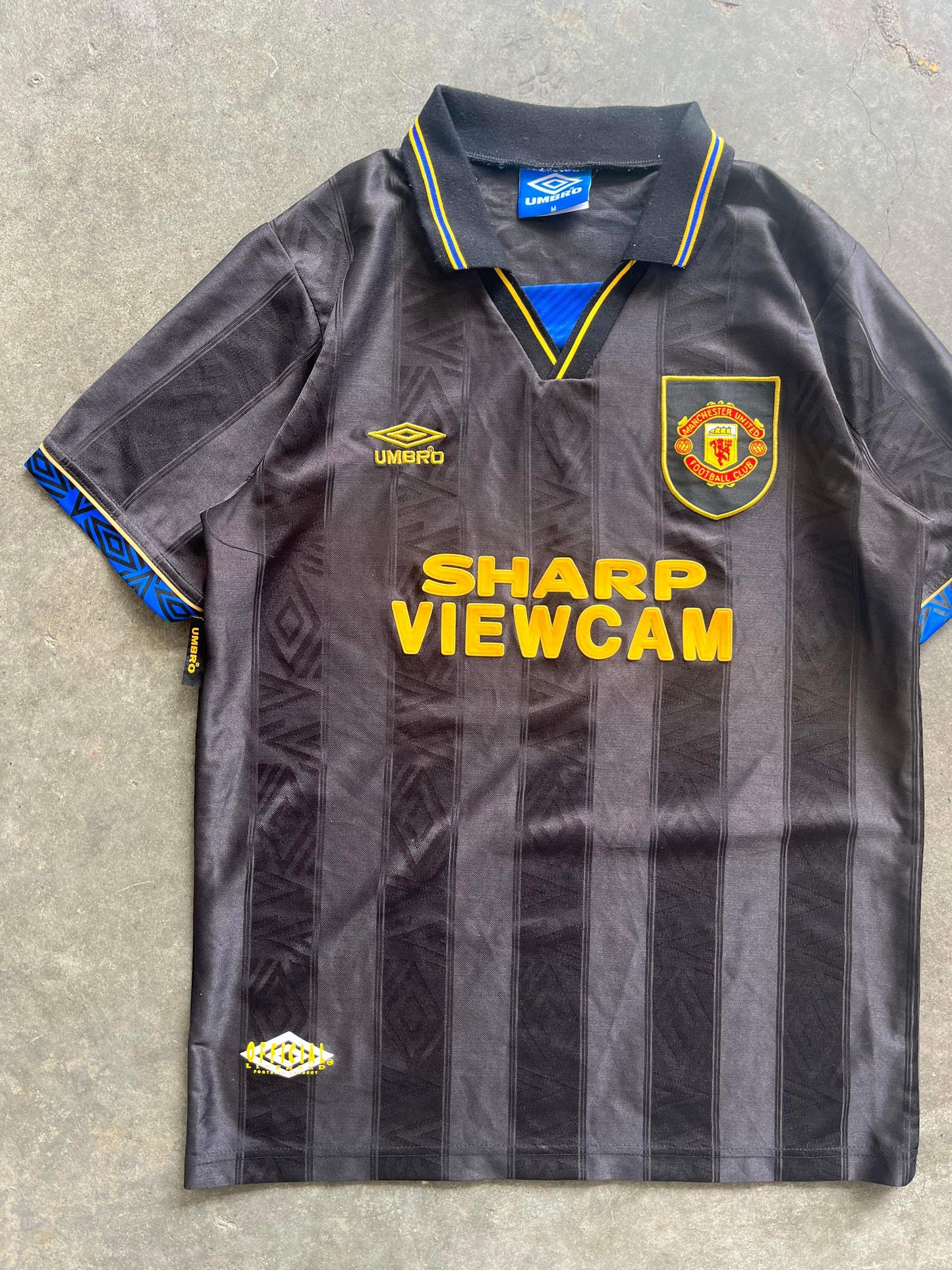 (M/L) Umbro 1993/94 Manchester United Kit