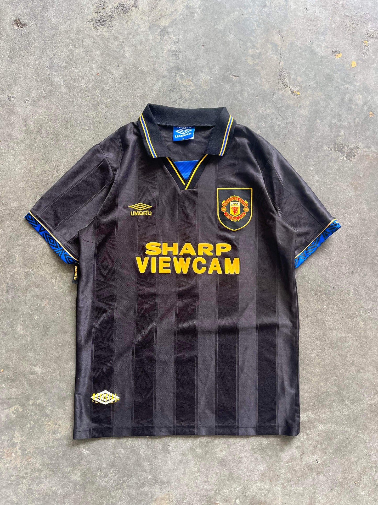 (M/L) Umbro 1993/94 Manchester United Kit