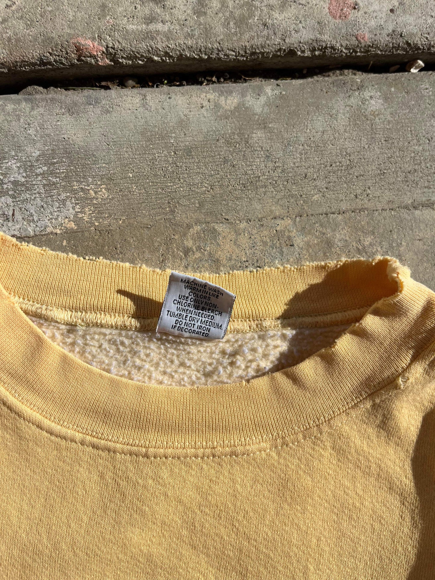 (L/XL) 90’s Boxy Yellowstone Crewneck