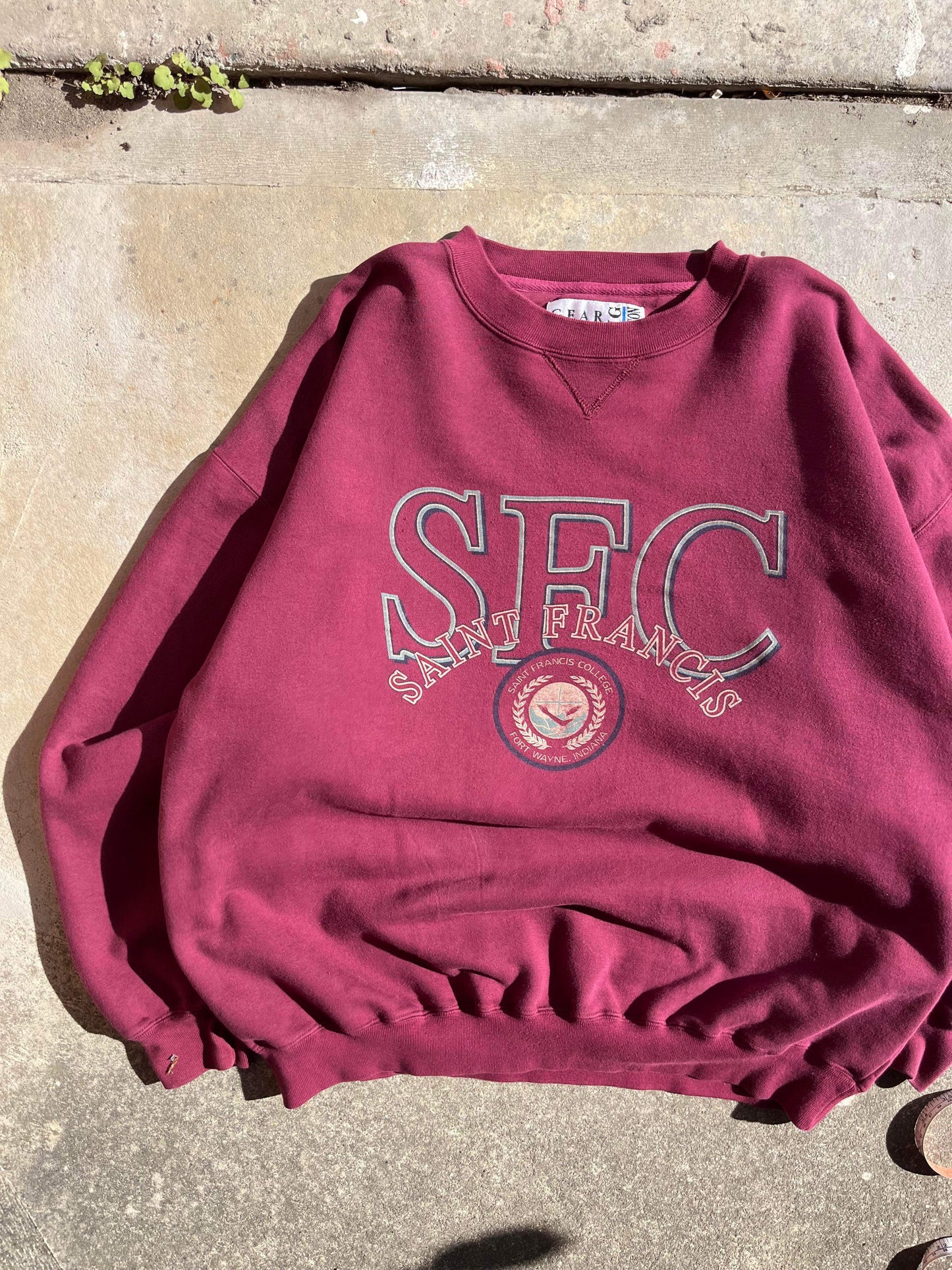 (2XL) 90’s Saint Francis Crewneck