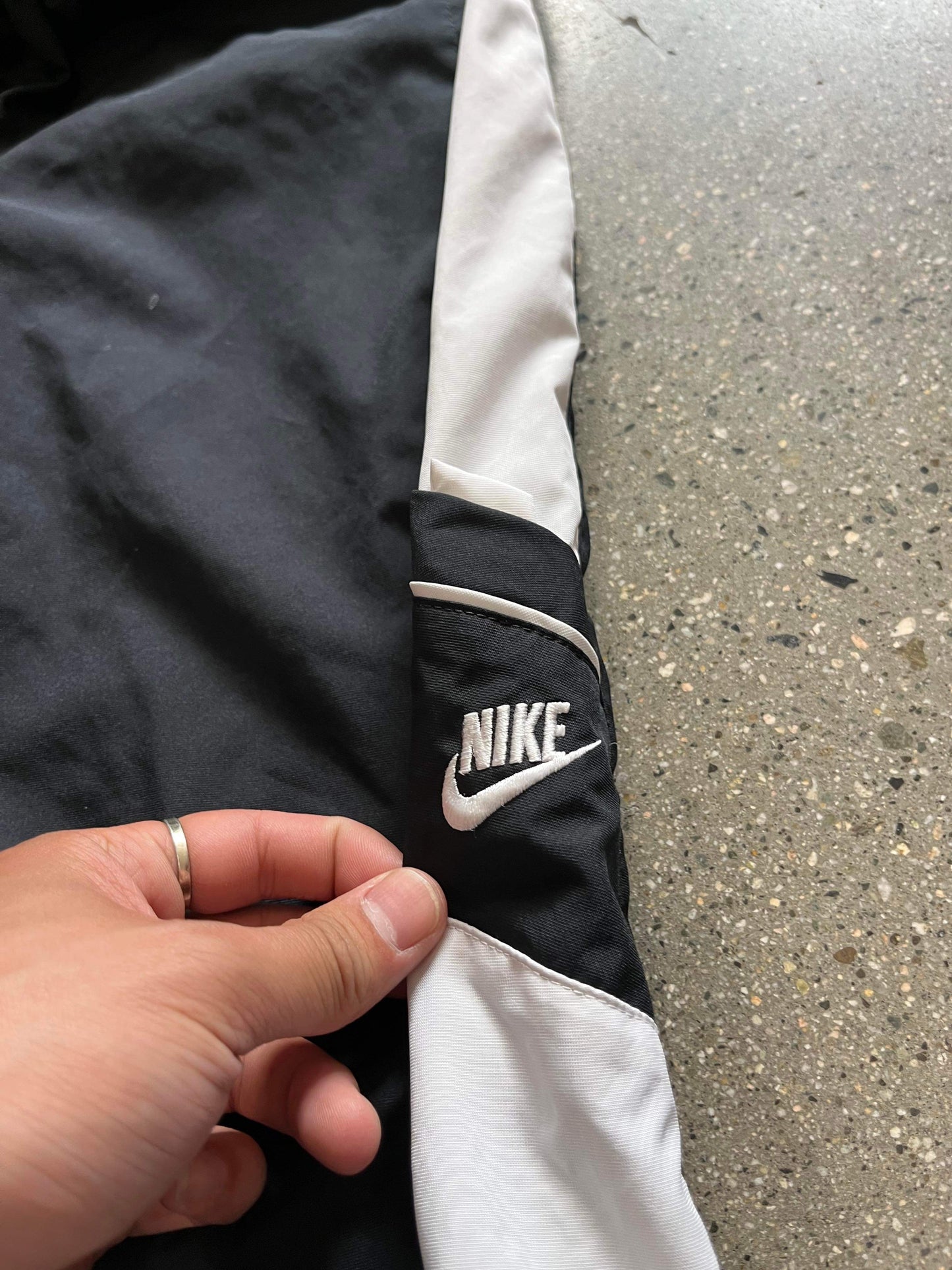 (24”) 00s Nike Windbreaker Pants