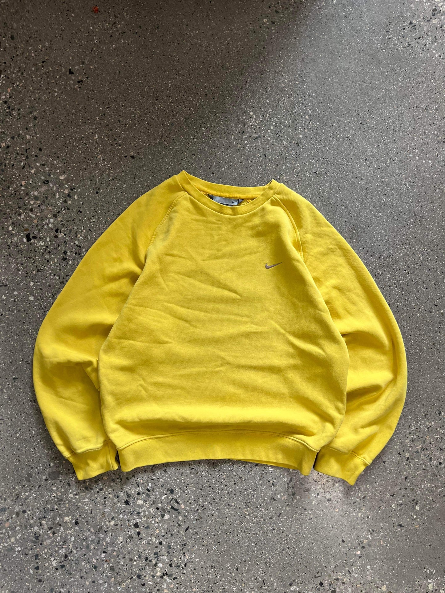 (S) 00’s Nike Banana Yellow Crewneck