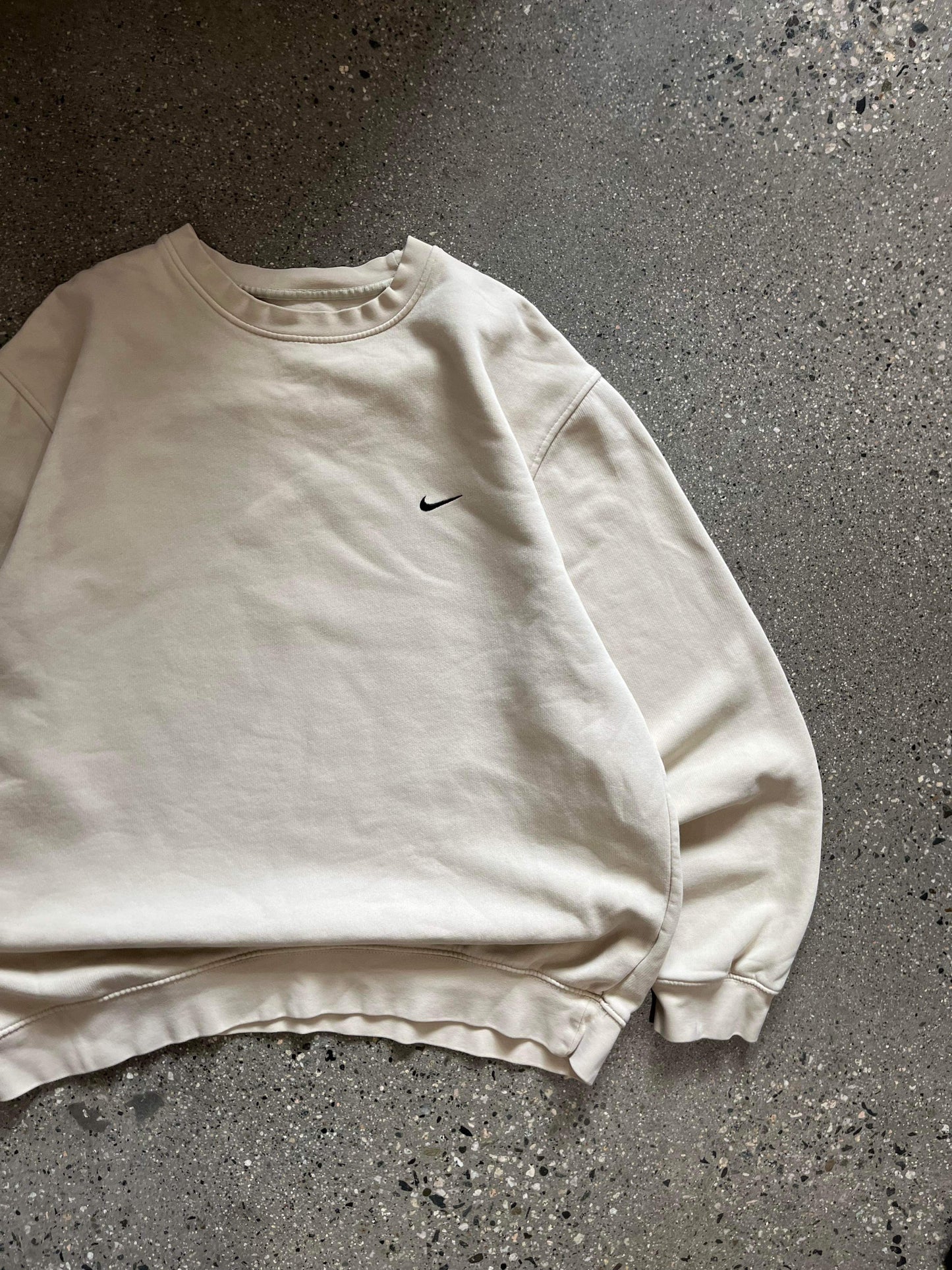 (XL/2X) 2000s Nike Swoosh Crewneck