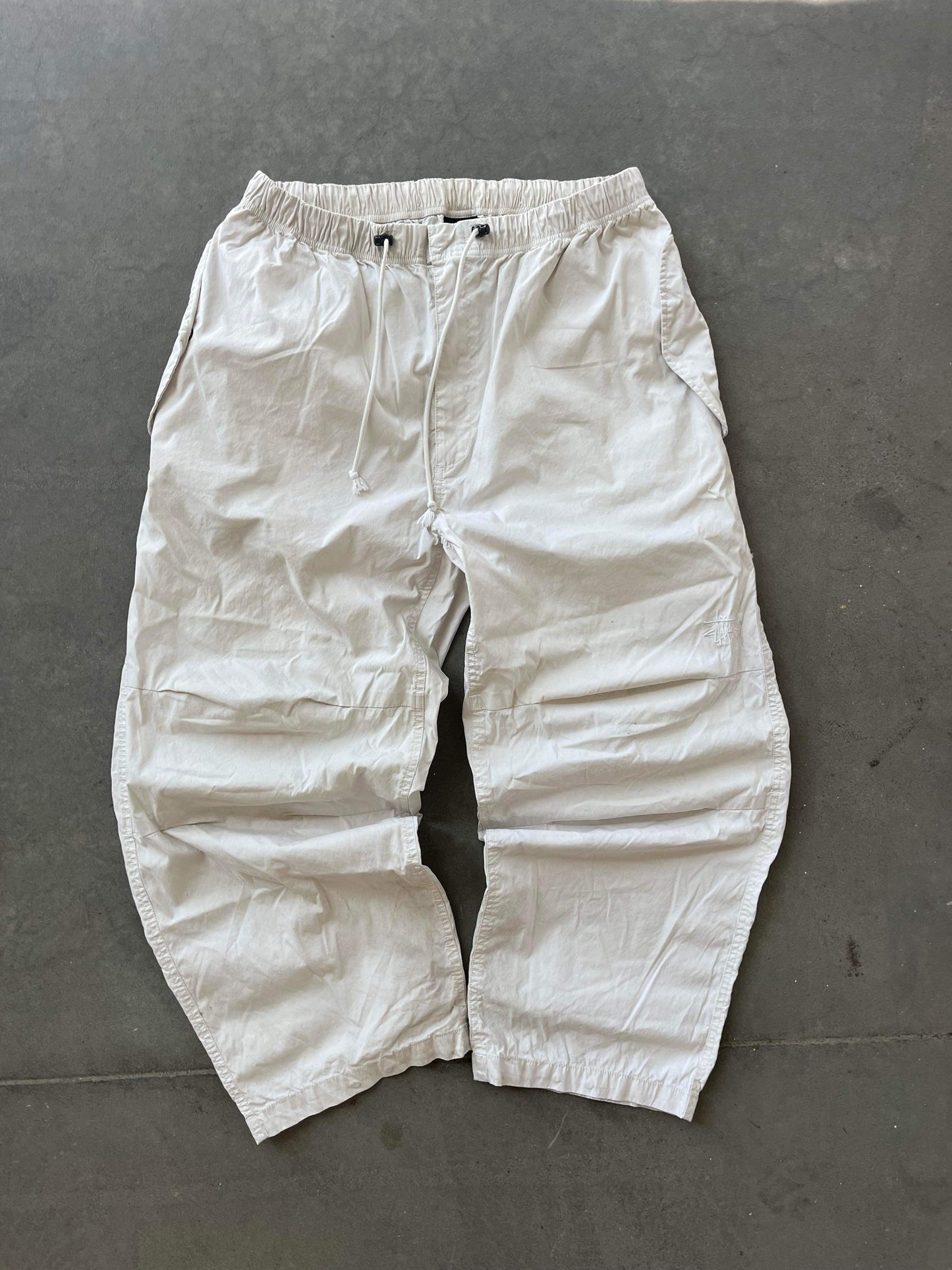 (30”) Stussy White Parachute Pants