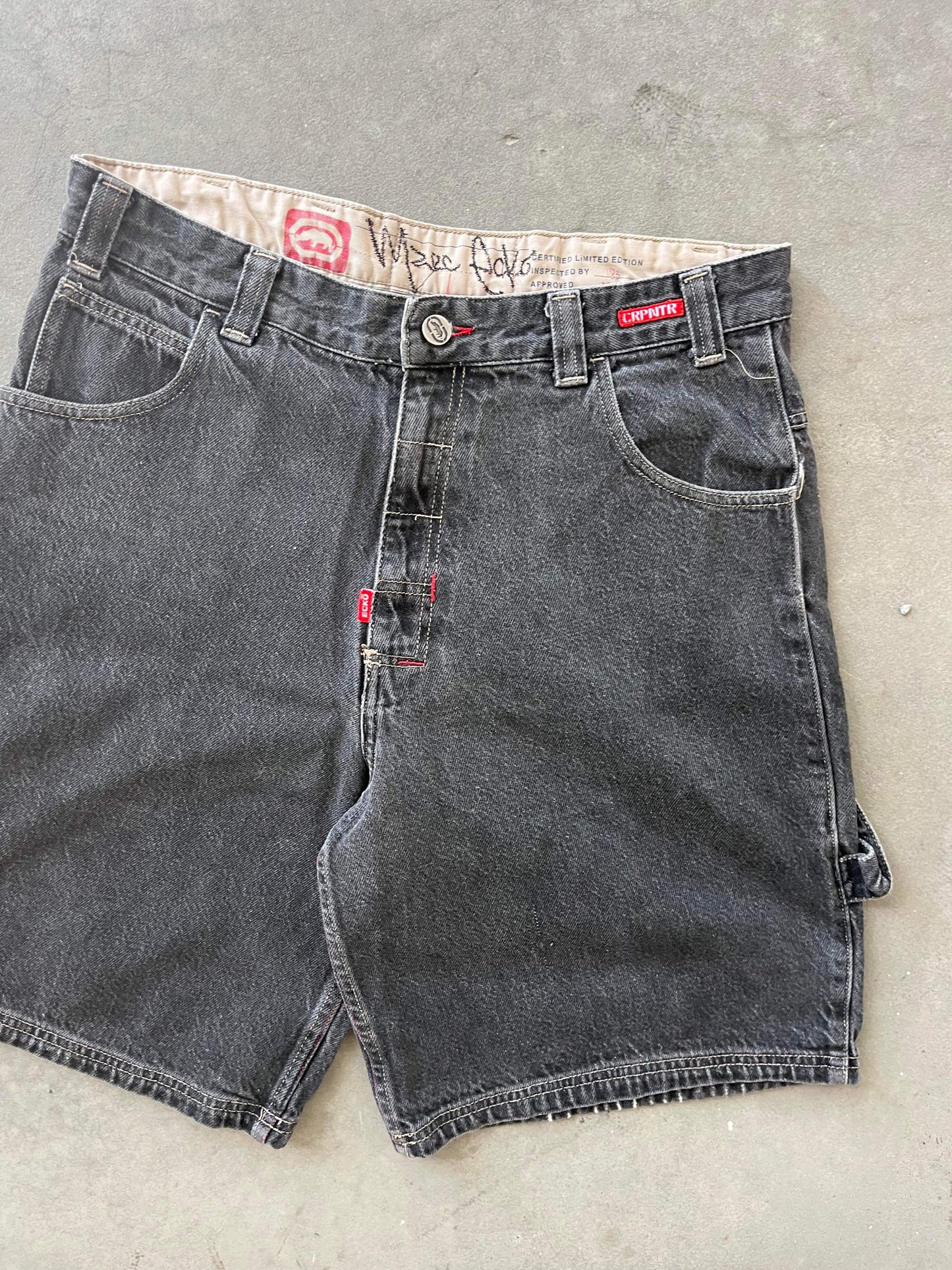 (34”) Baggy Y2K Sunfaded Ecko Carpenter Jorts