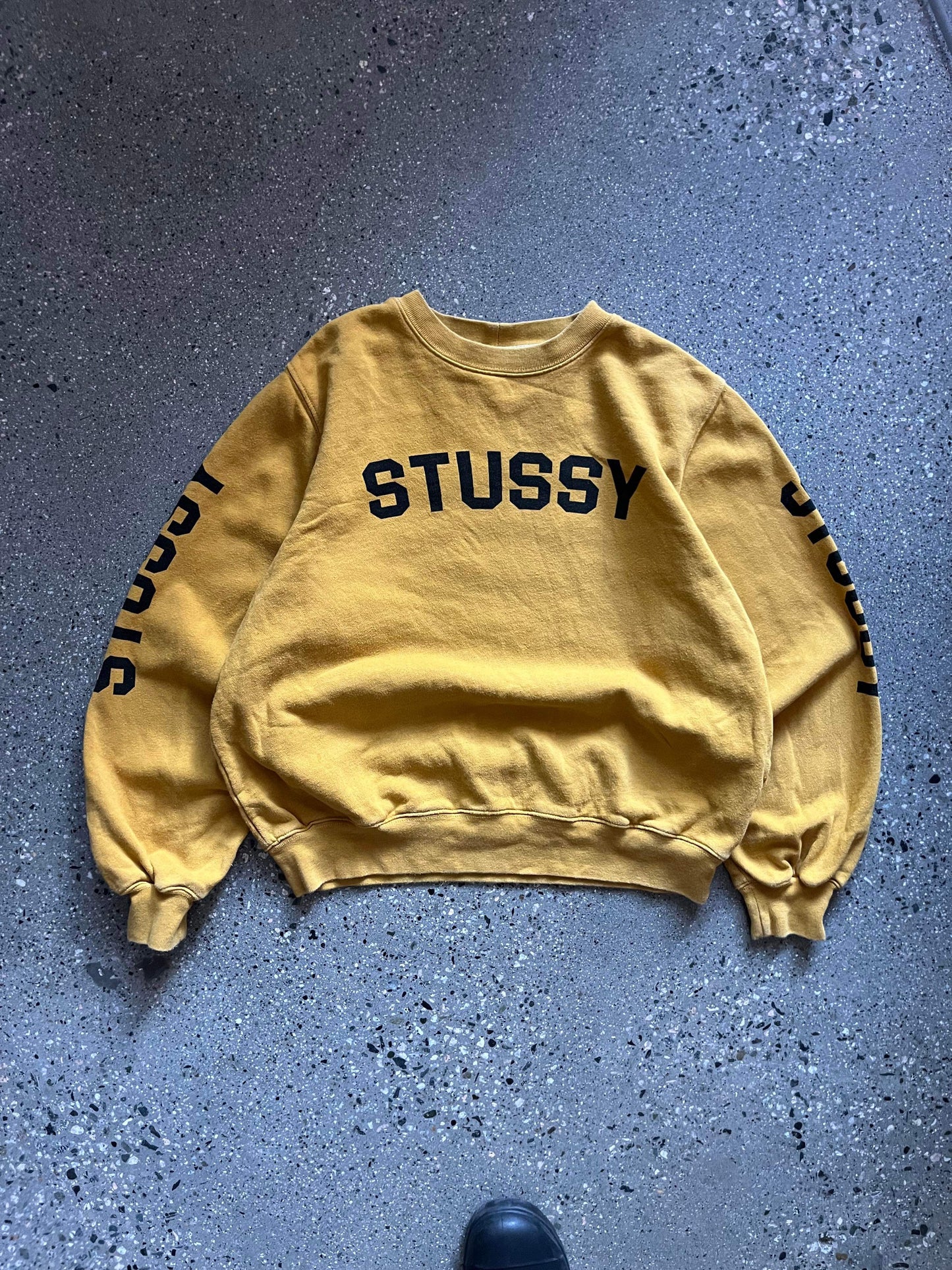 (XS) Stussy Cropped Script Crewneck