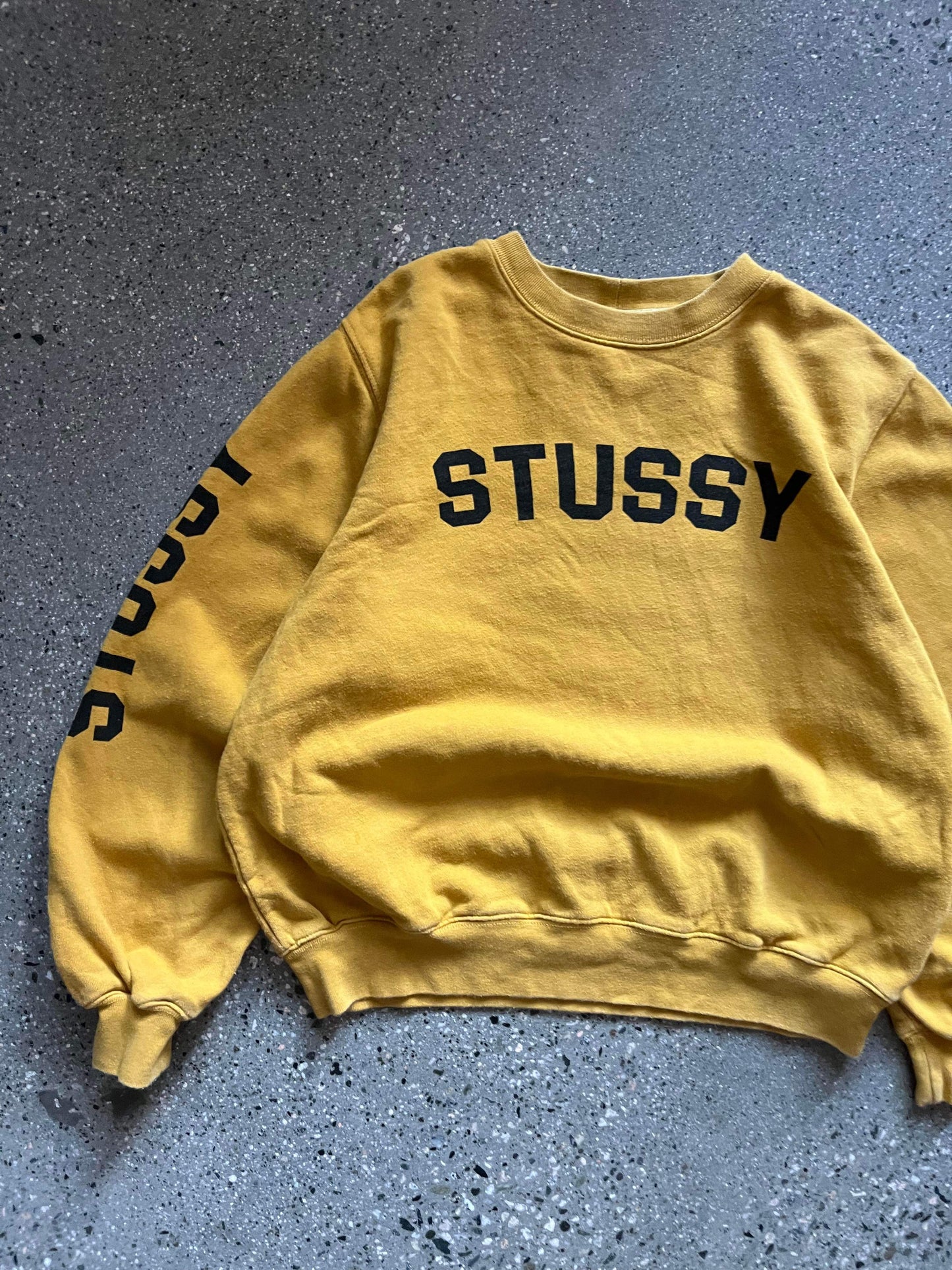 (XS) Stussy Cropped Script Crewneck