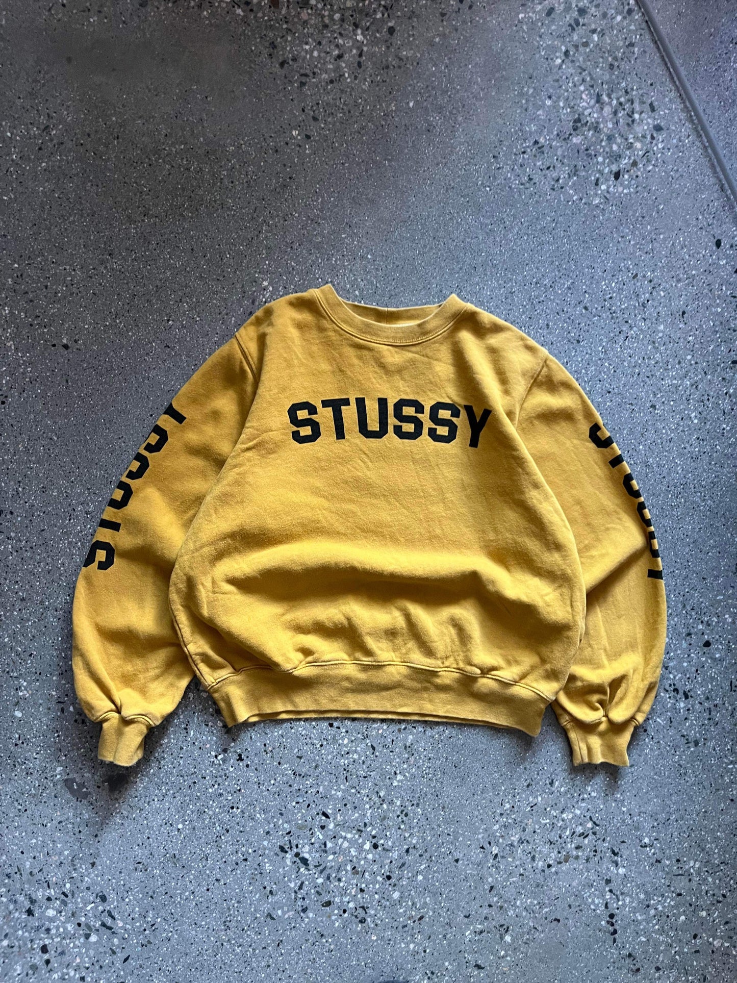 (XS) Stussy Cropped Script Crewneck