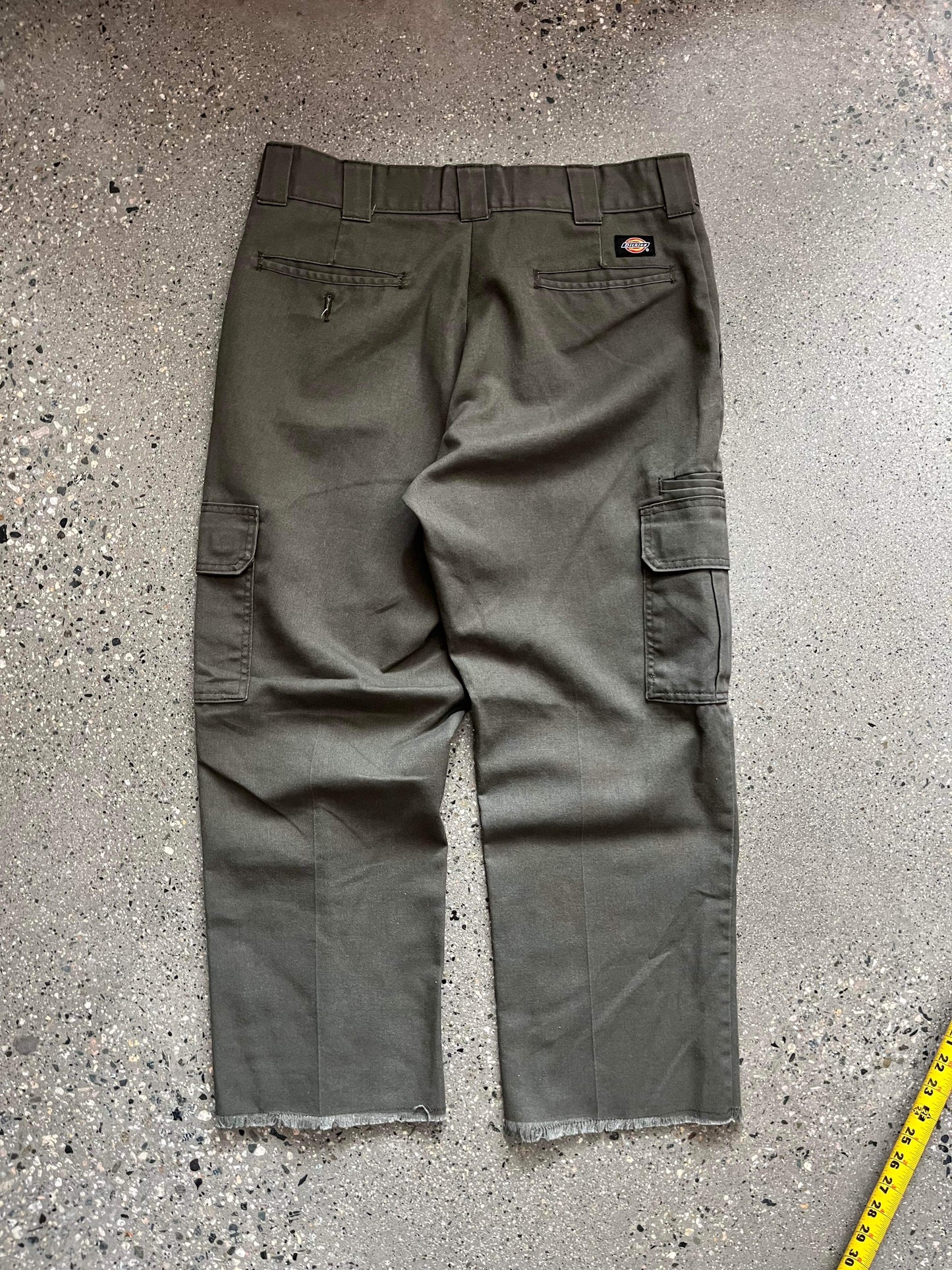 (34”) Distressed Dickies Workwear Pants