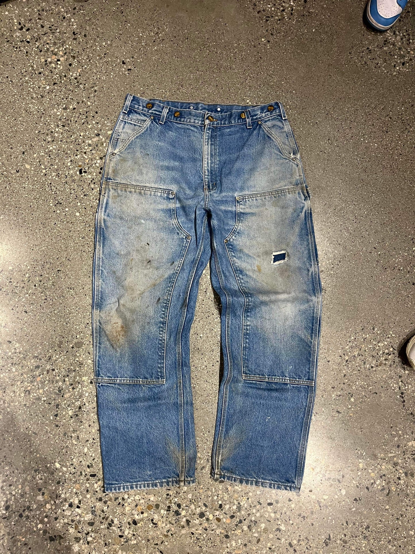 (36”) Carhartt Doubleknee Denim Distressed