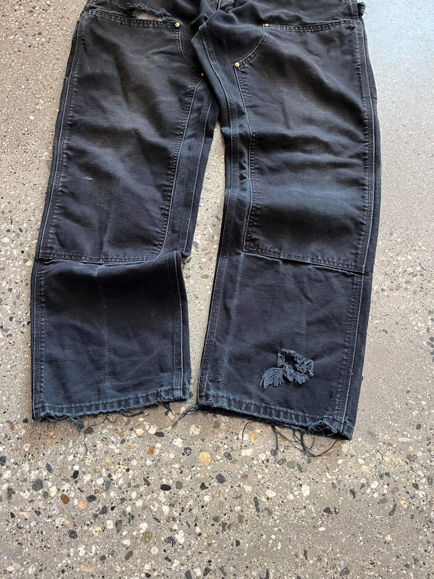 (34”) Vintage Carhartt Distressed Doubleknees