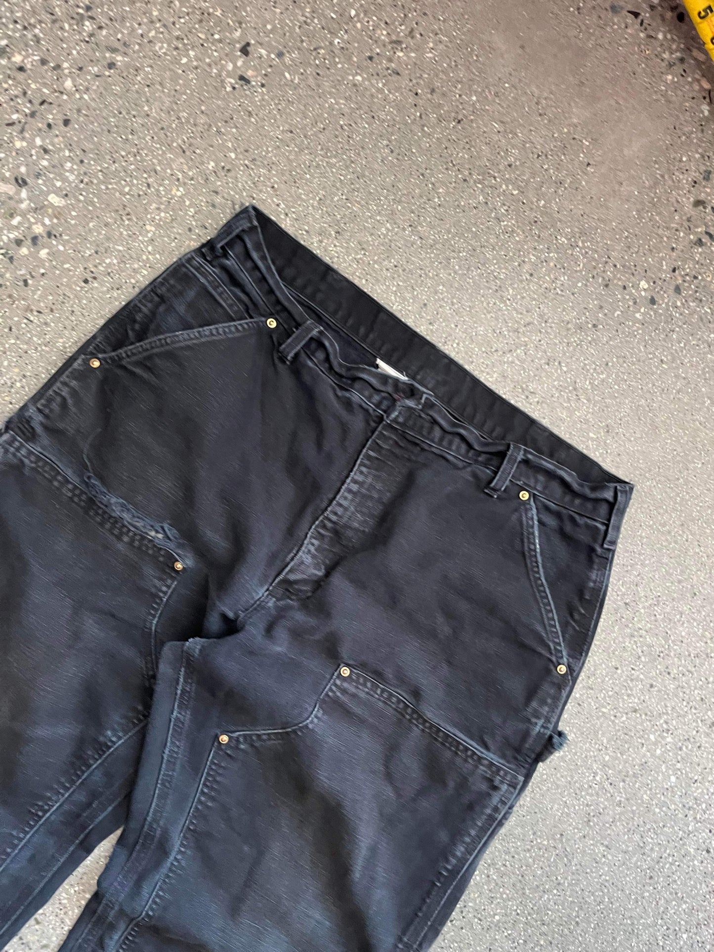 (34”) Vintage Carhartt Distressed Doubleknees