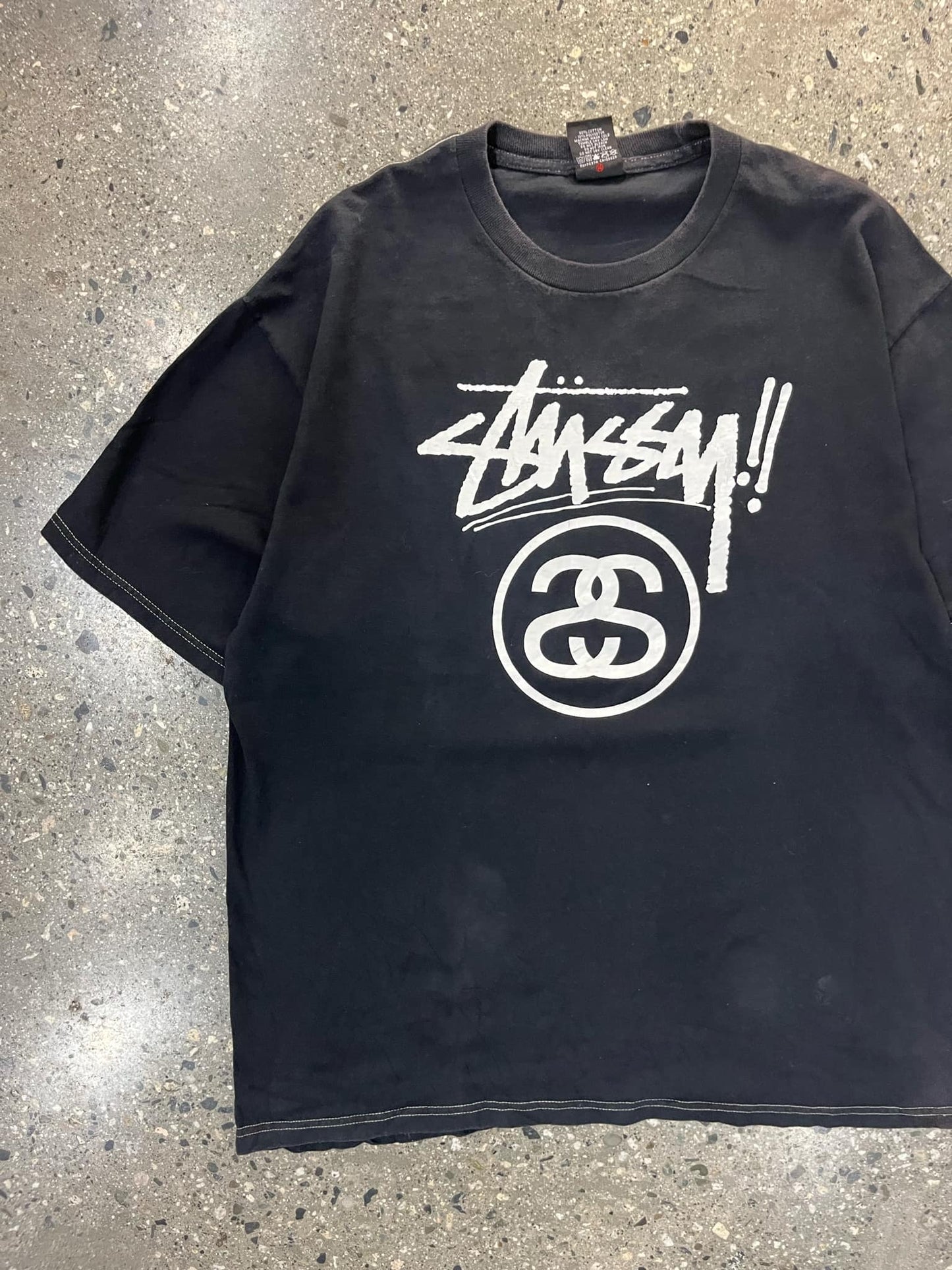 (L/XL) Mid 2000s Stussy “S” Logo Tee