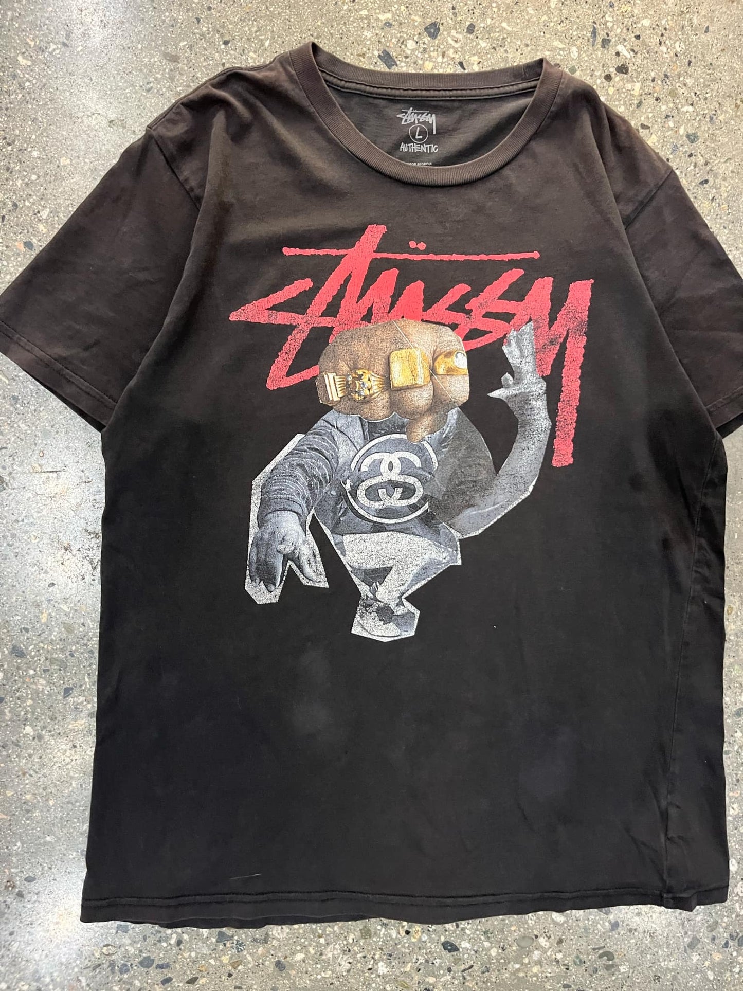 (L) Stussy Fist Gold Rings Tee