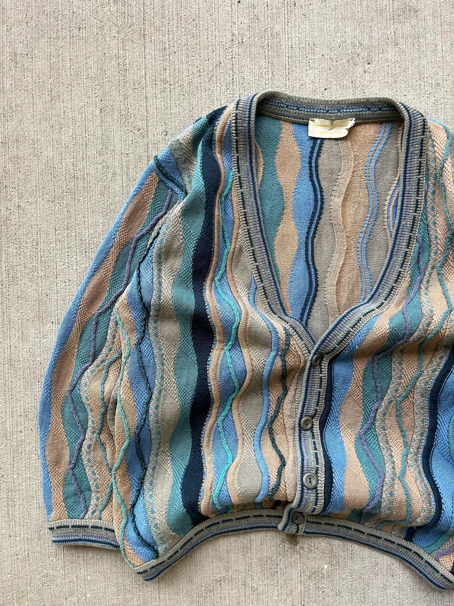 ~ (S/M) Vintage Australian 3D Textured Cardigan