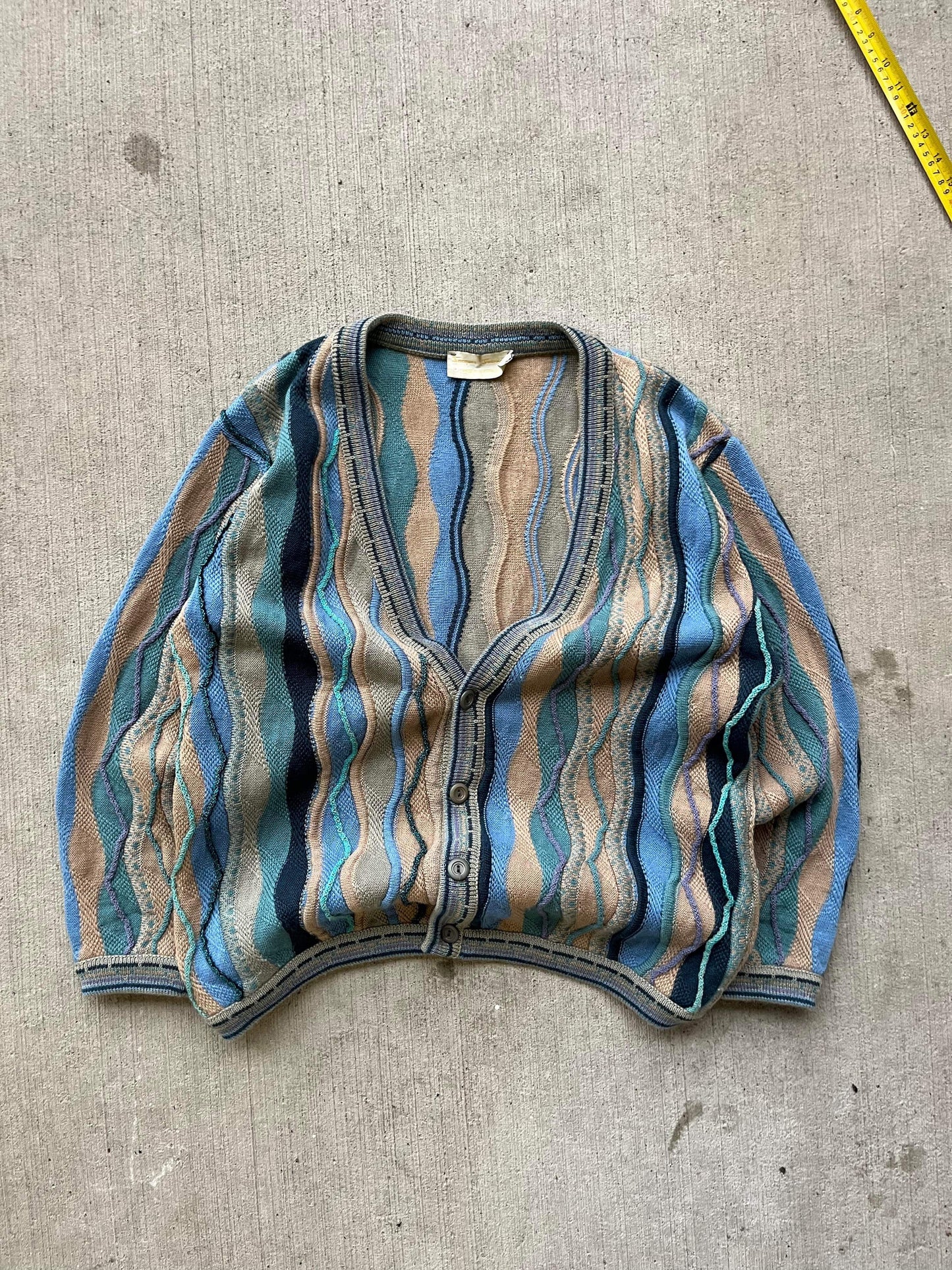 ~ (S/M) Vintage Australian 3D Textured Cardigan