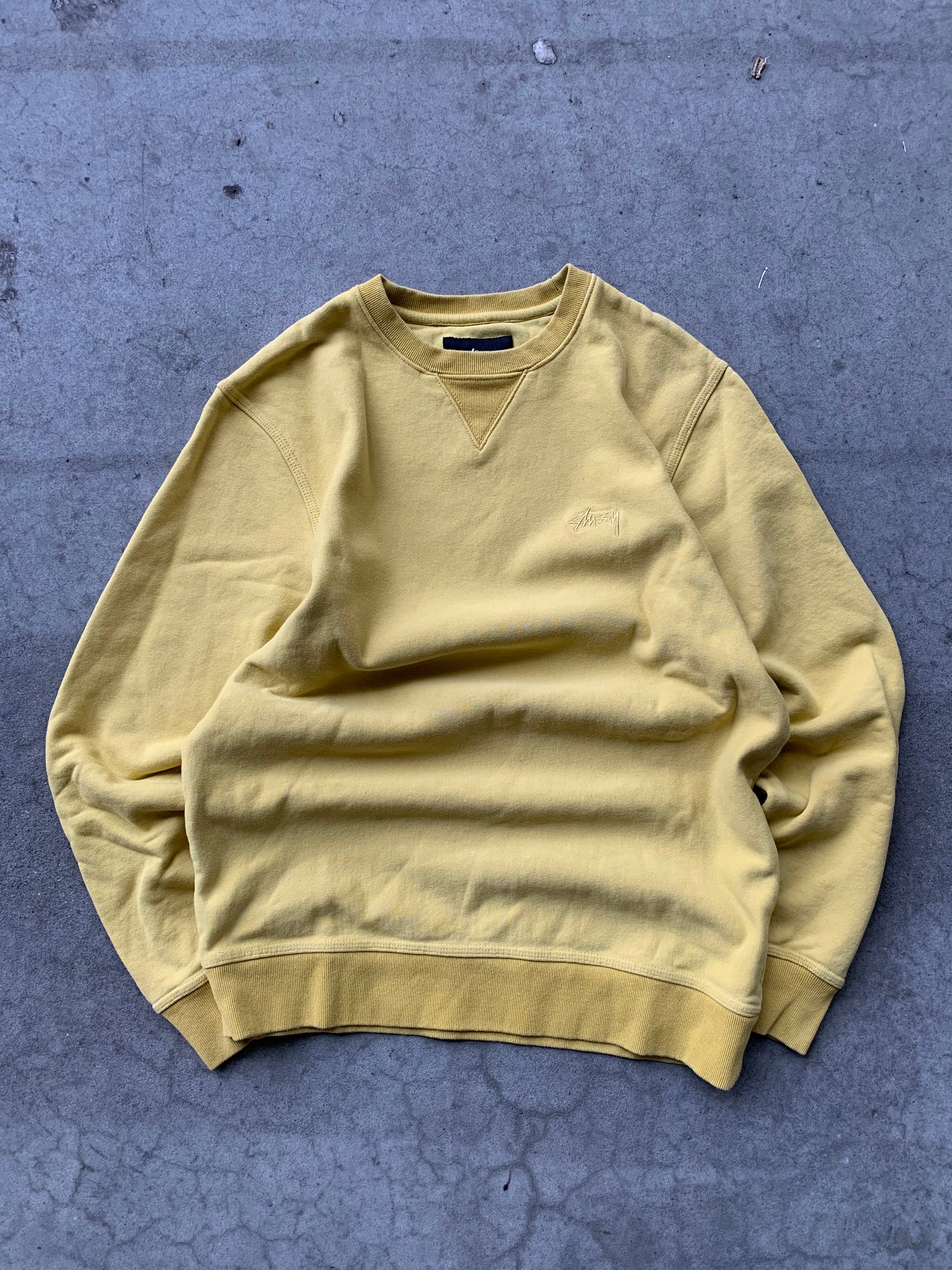 (M) Stussy Banana Yellow Crewneck