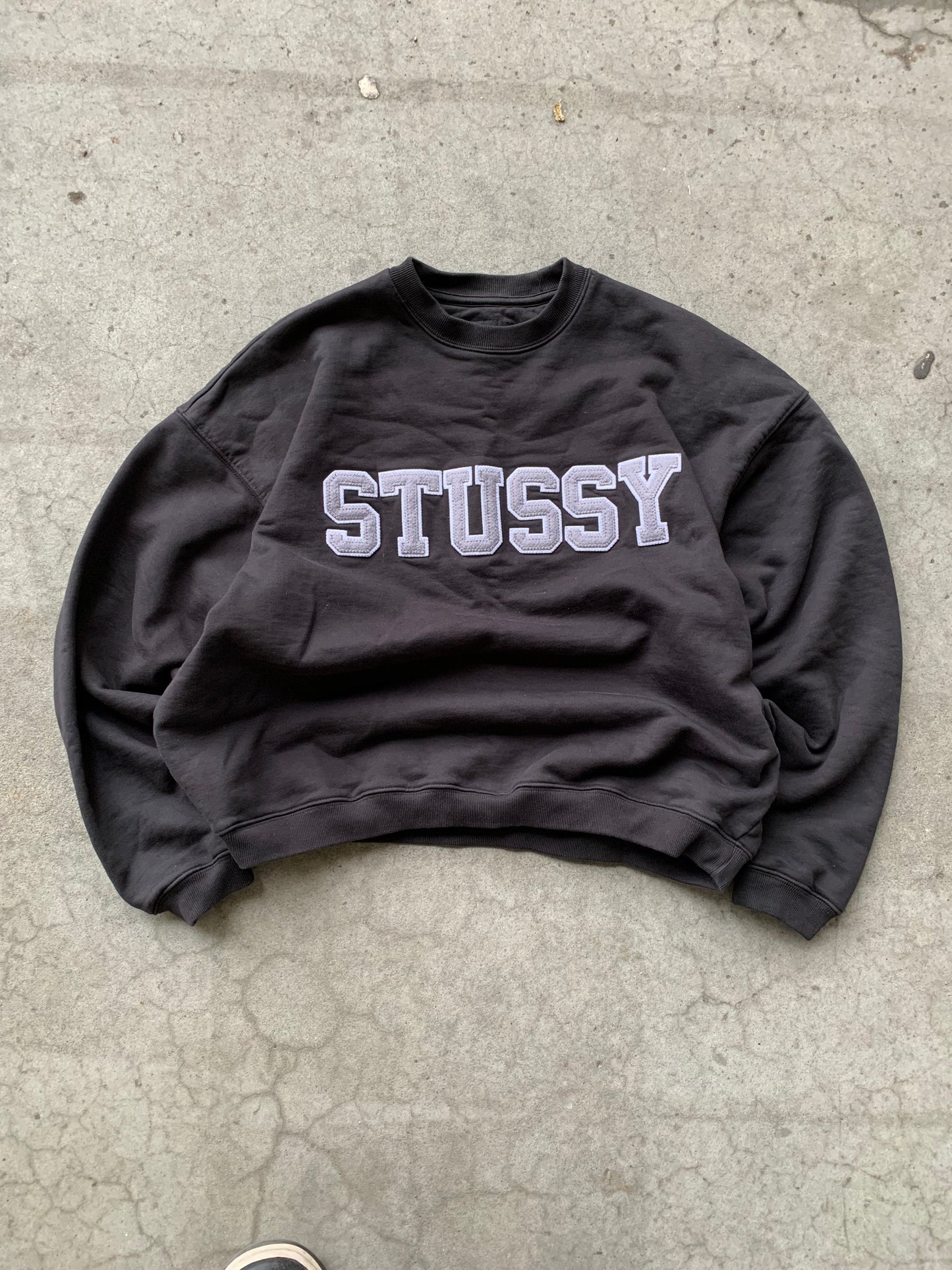 (S/M) Stussy Cropped Boxy Crewneck