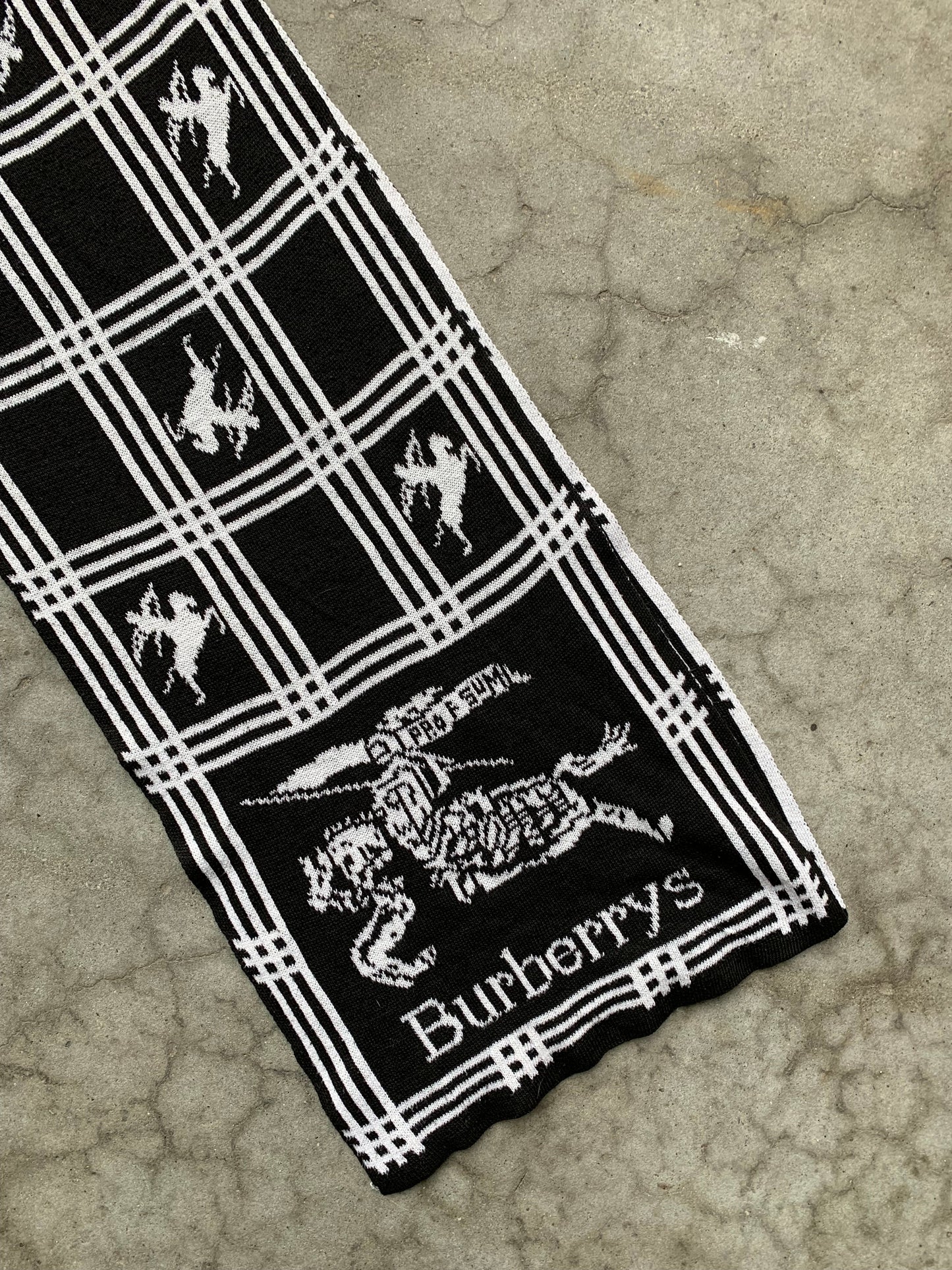 (OSFA) 80’s Burberry Scarf