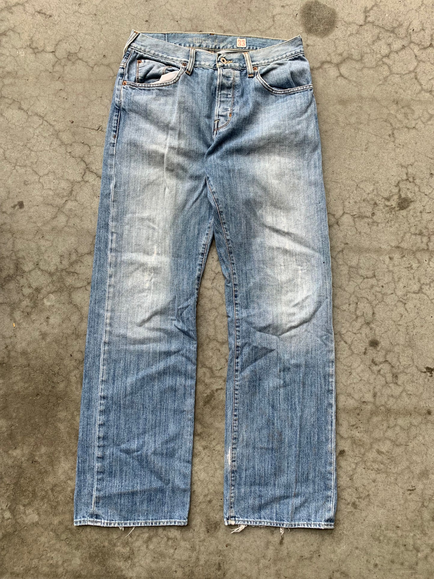 (33”) Sunfaded Guess Baggy Denim Jeans