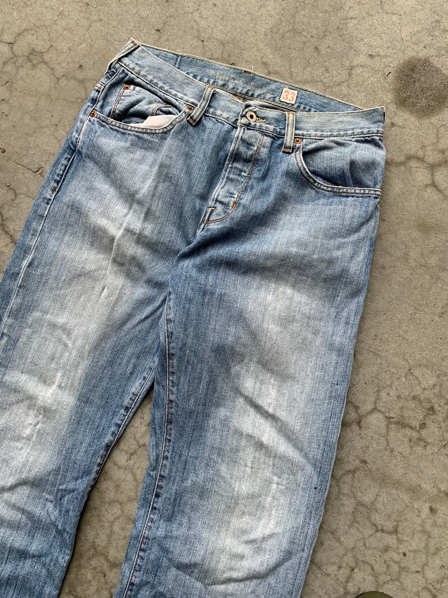 (33”) Sunfaded Guess Baggy Denim Jeans