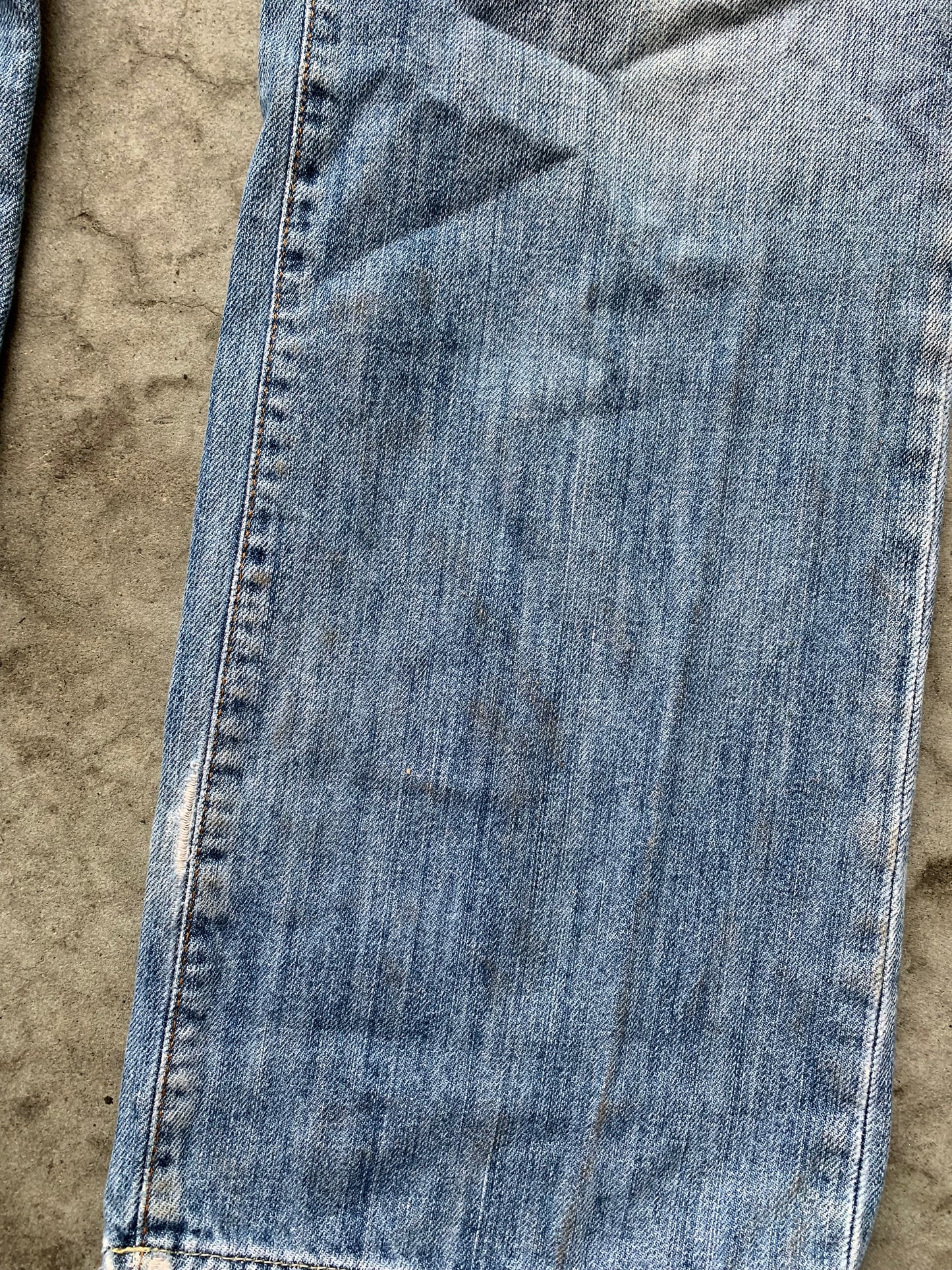 (33”) Sunfaded Guess Baggy Denim Jeans