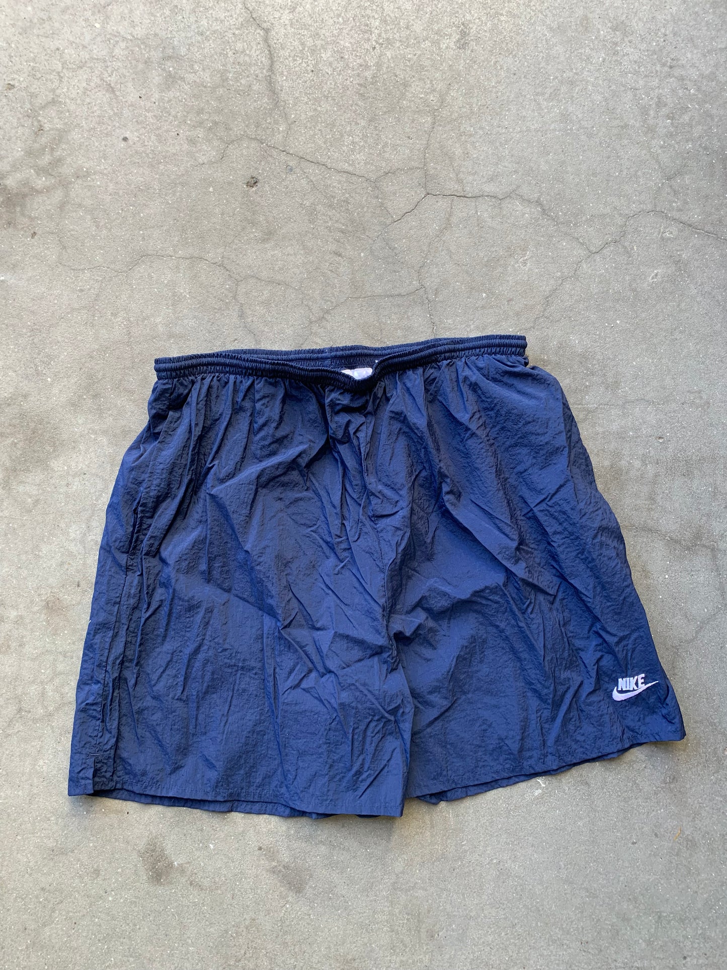 (XL) 90’s Navy Nike Windbreaker Shorts