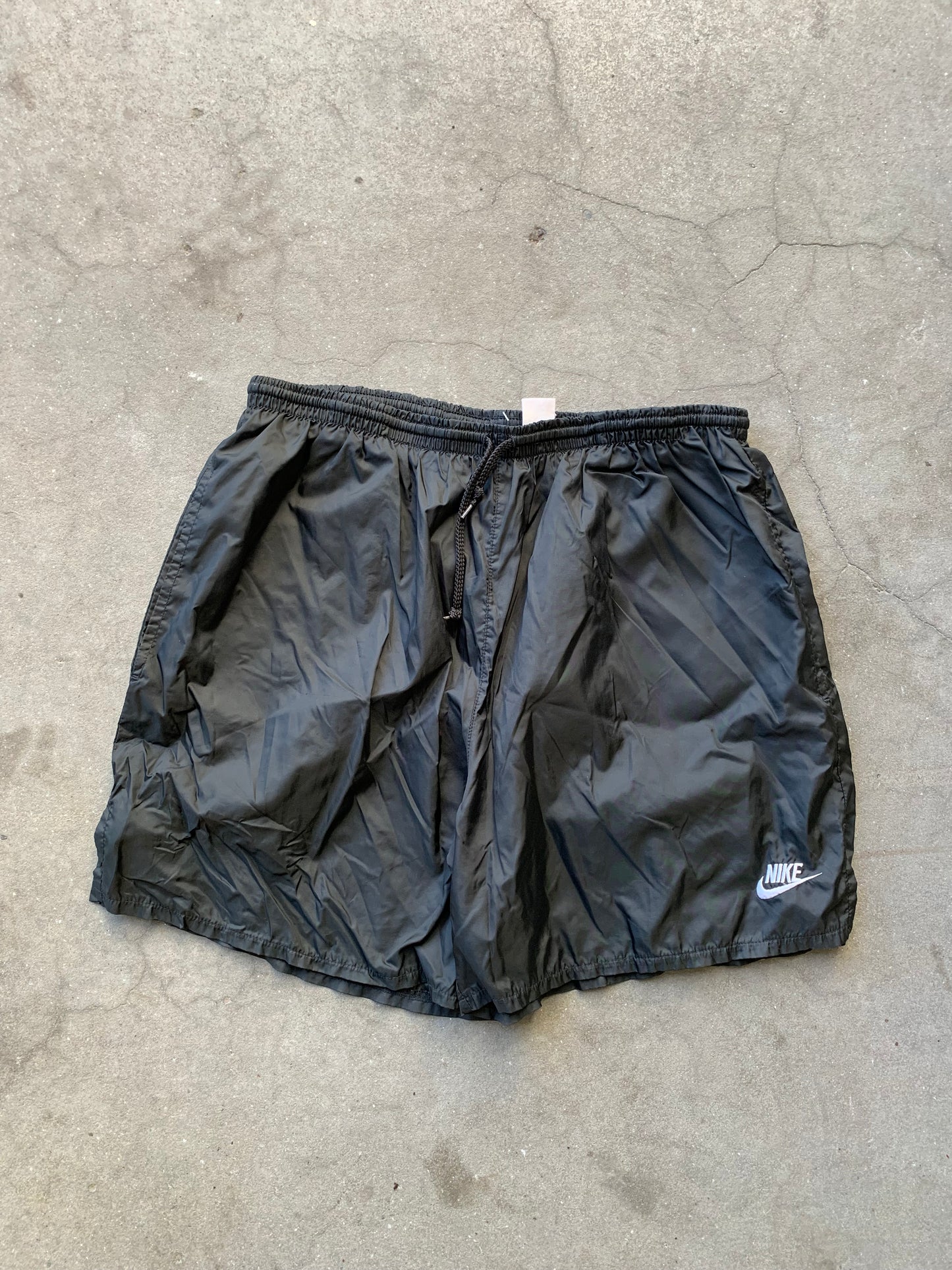 (L/XL) 80’s Nike Windbreaker Shorts