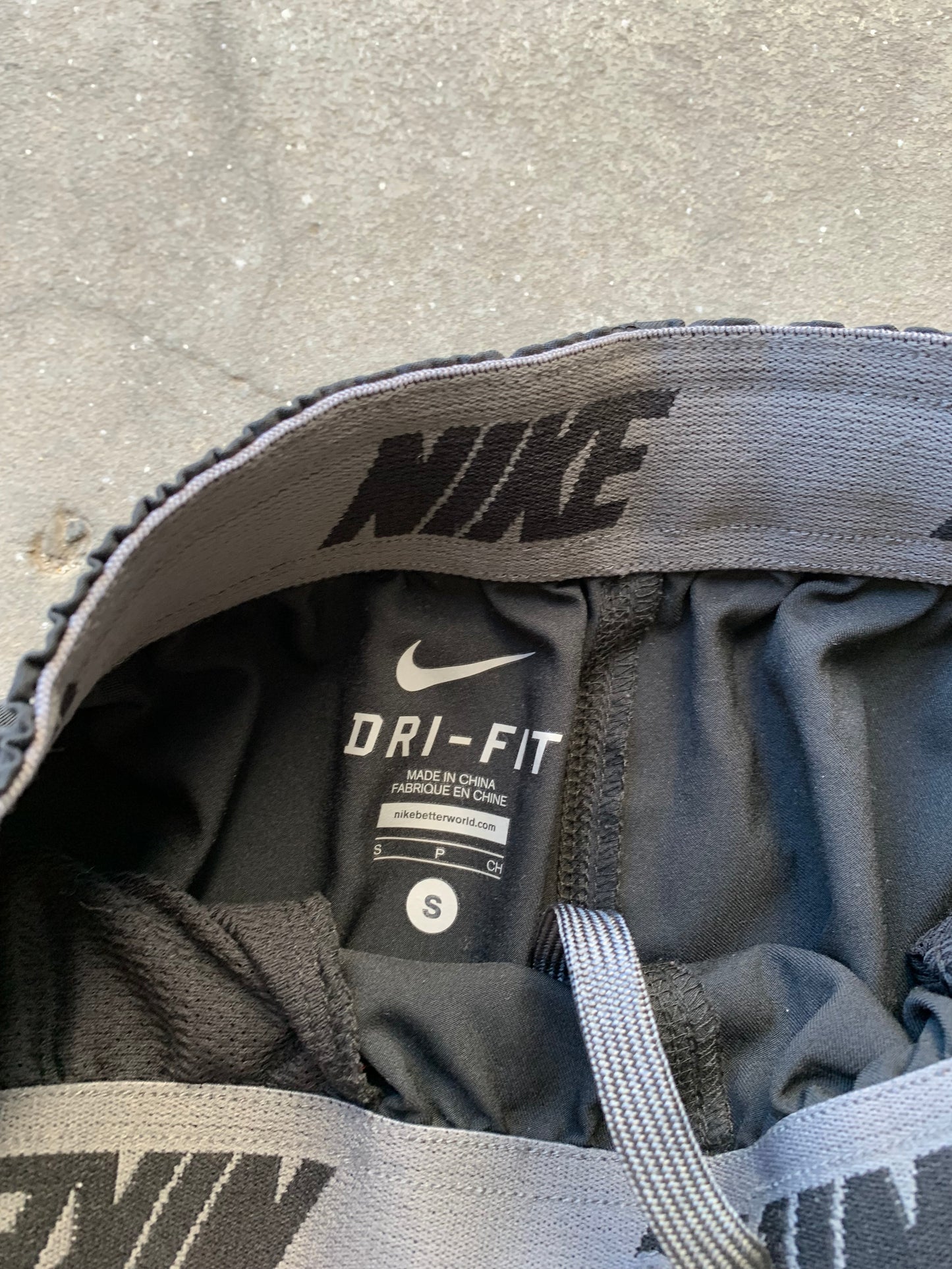 (S) Nike Windbreaker Parachutes