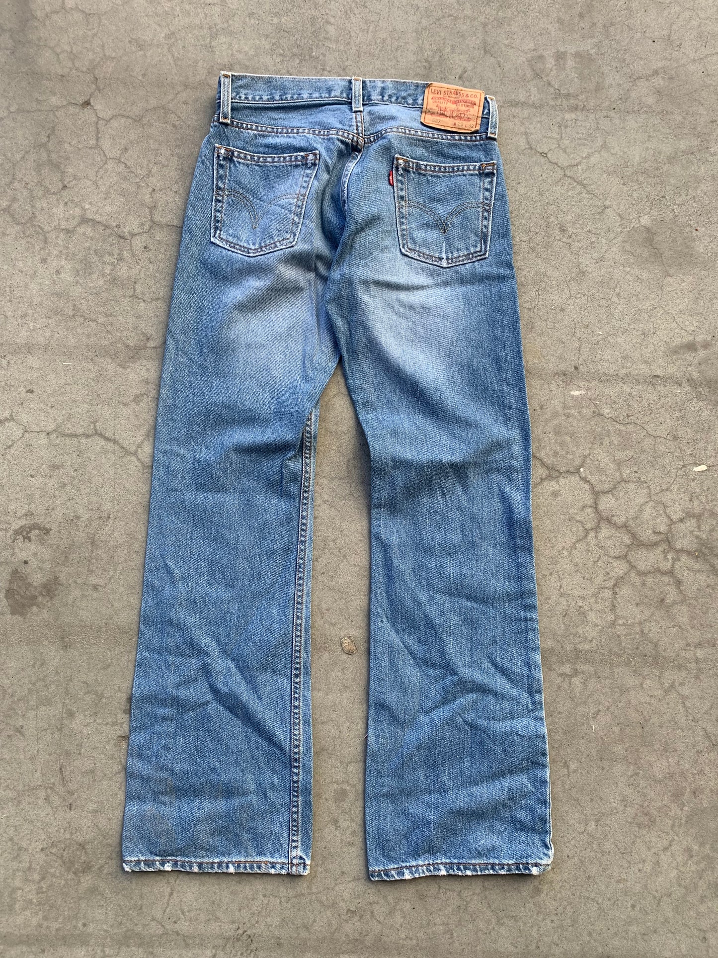 (29”) Levi’s Distressed Bootcut Jeans