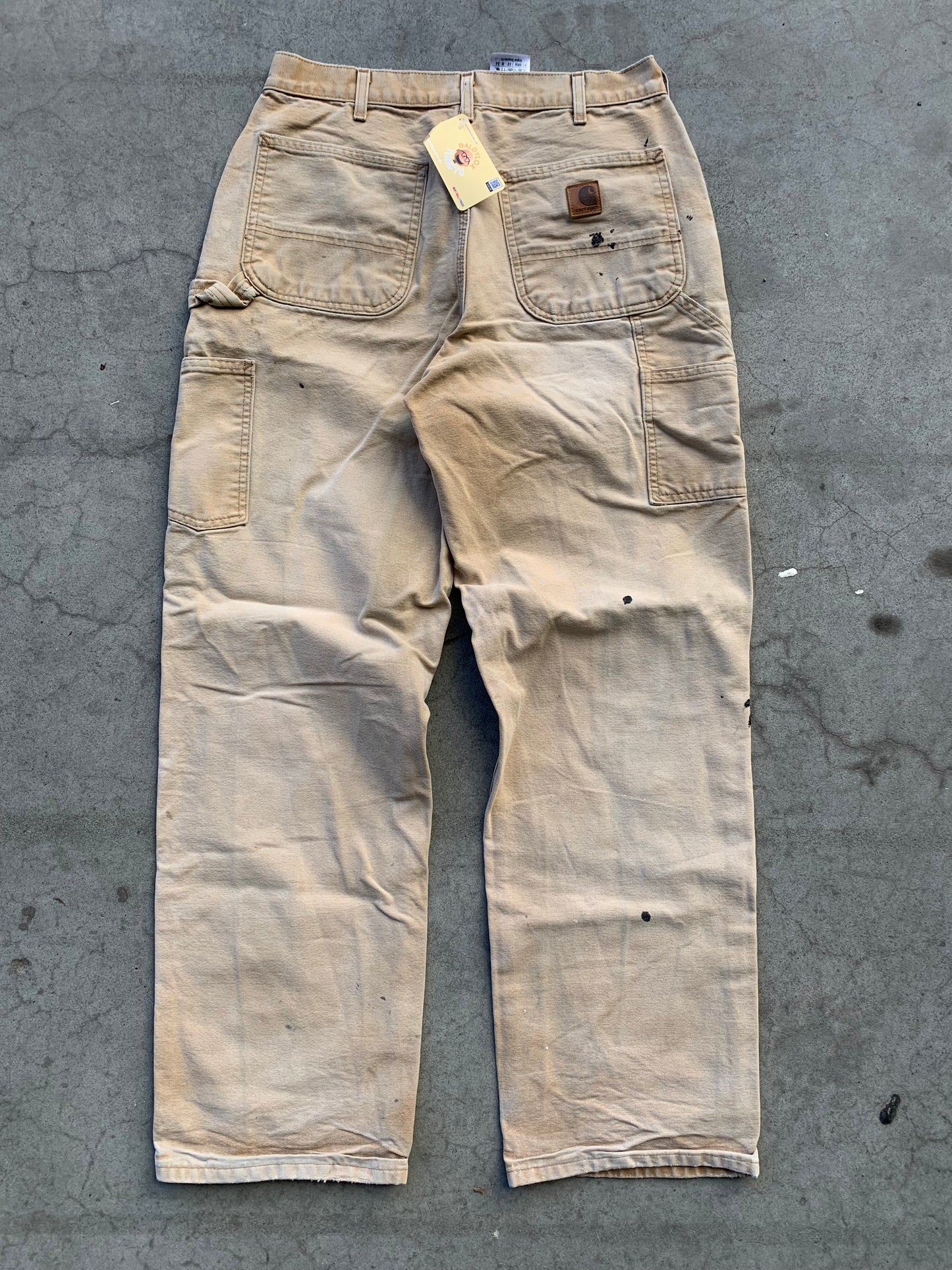 (32”) Sunfaded Carhartt Carpenters