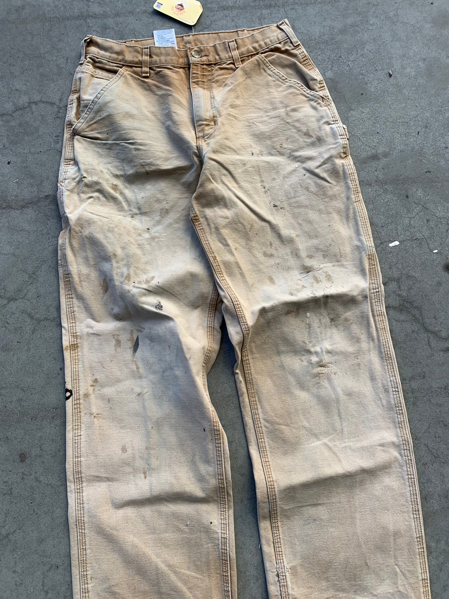 (32”) Sunfaded Carhartt Carpenters