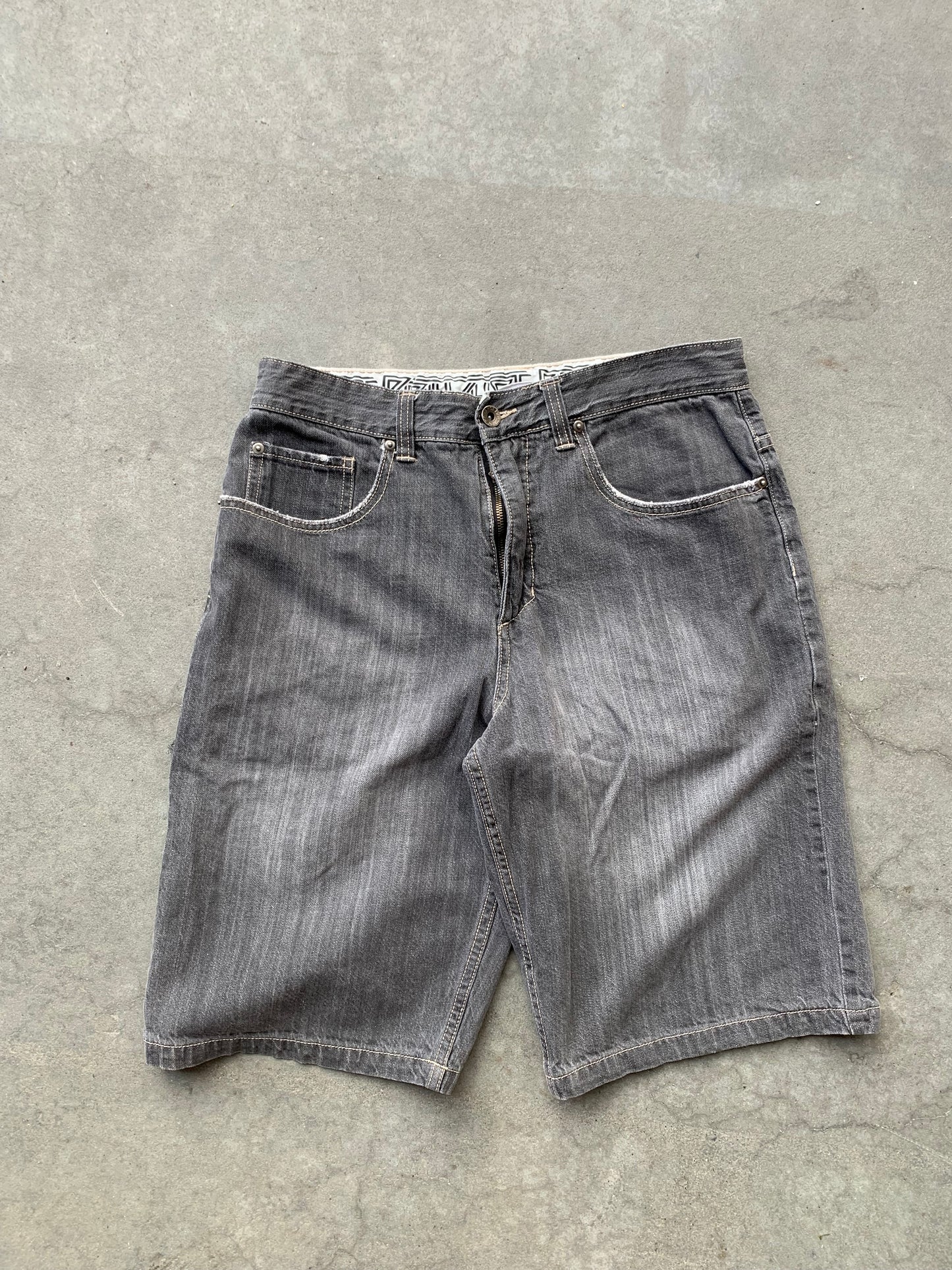 (32”) Y2K Piping Hot Sunfaded Jorts