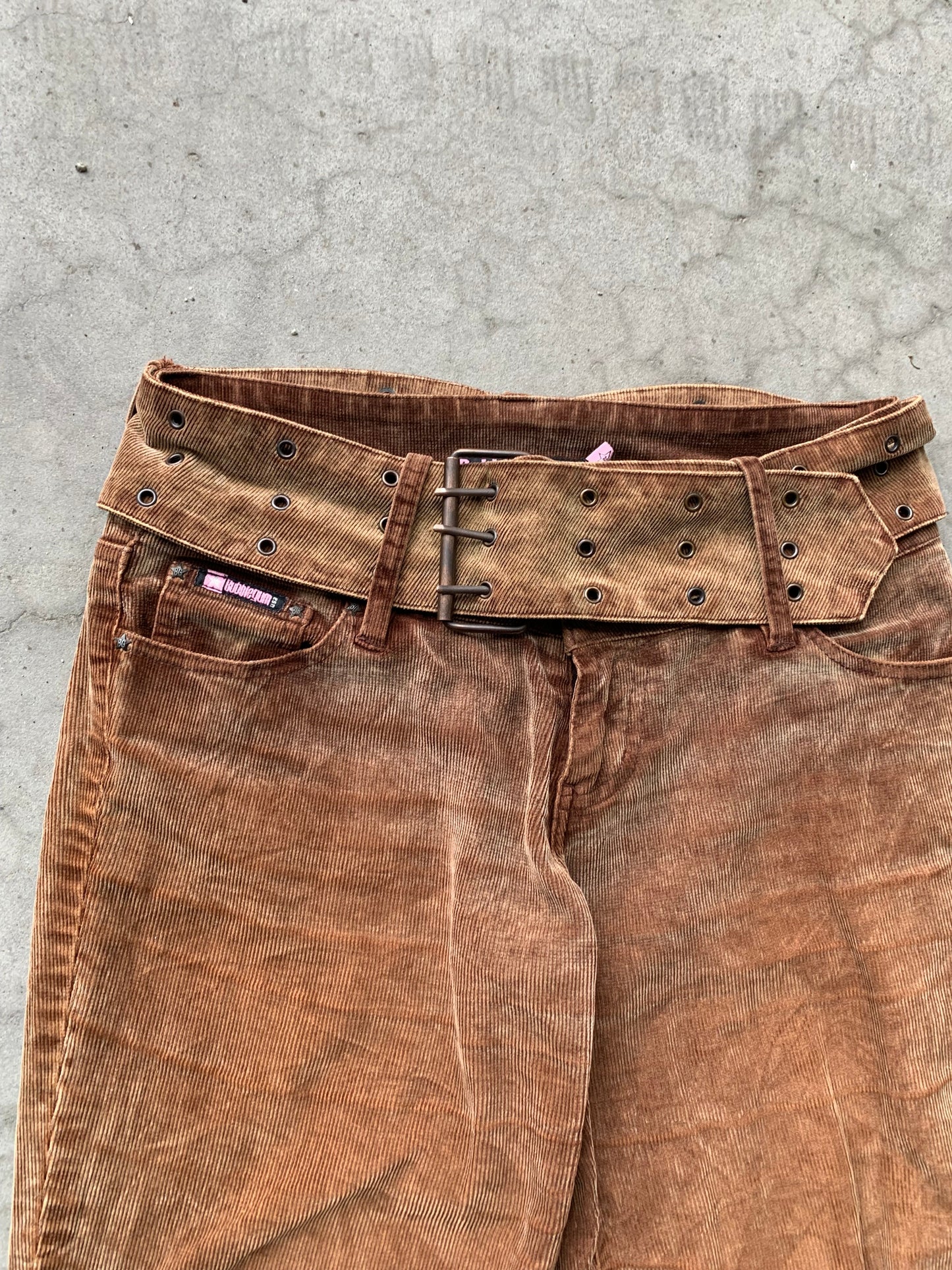 (32”) Y2K Bubble Gum Corduroy Flares