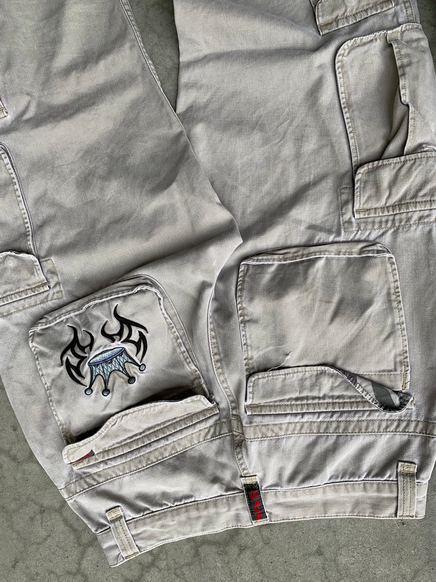 (28”) Vintage 3D Pocket JNCO Cargos