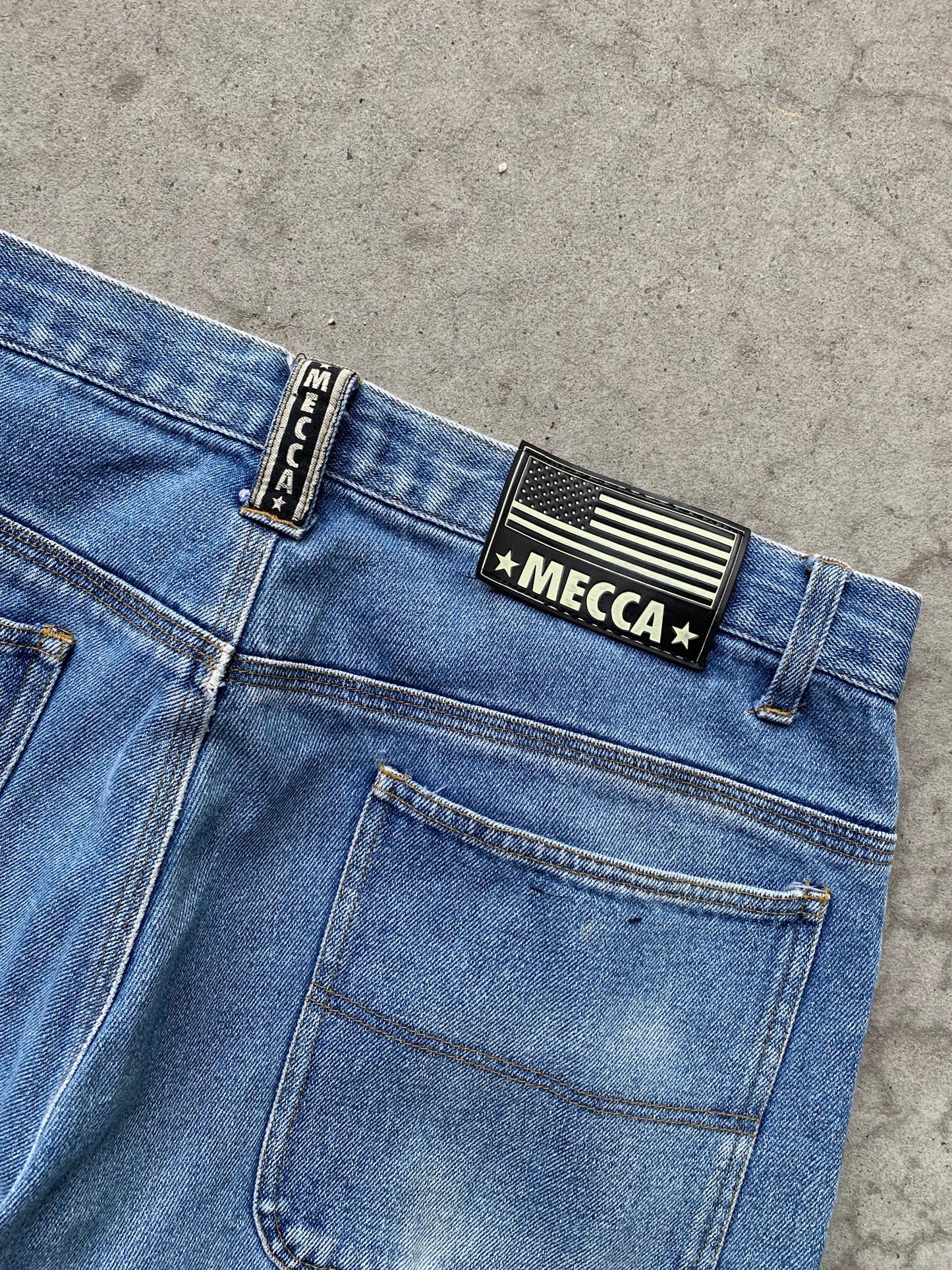 (34”) Sunfaded Y2K Mecca Carpenter Jeans