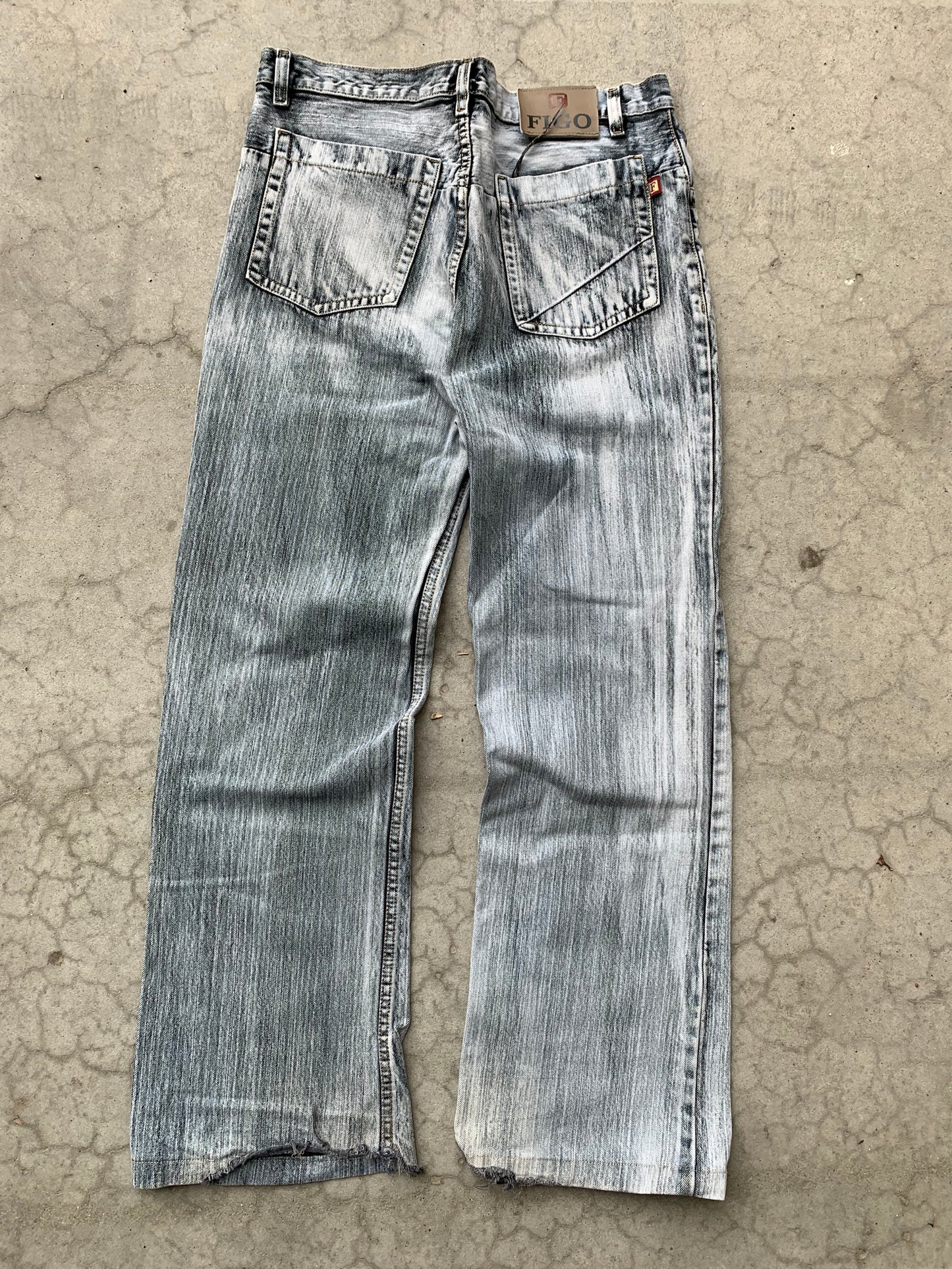 (32”) Sunfaded Distressed Baggy Figo Jeans