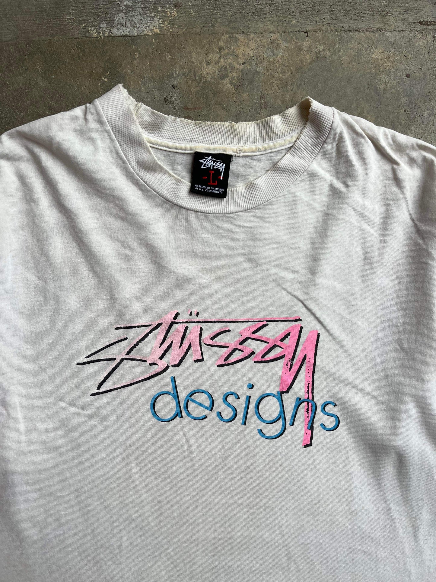 (L/XL) Early 00’s Stussy Designs Tee